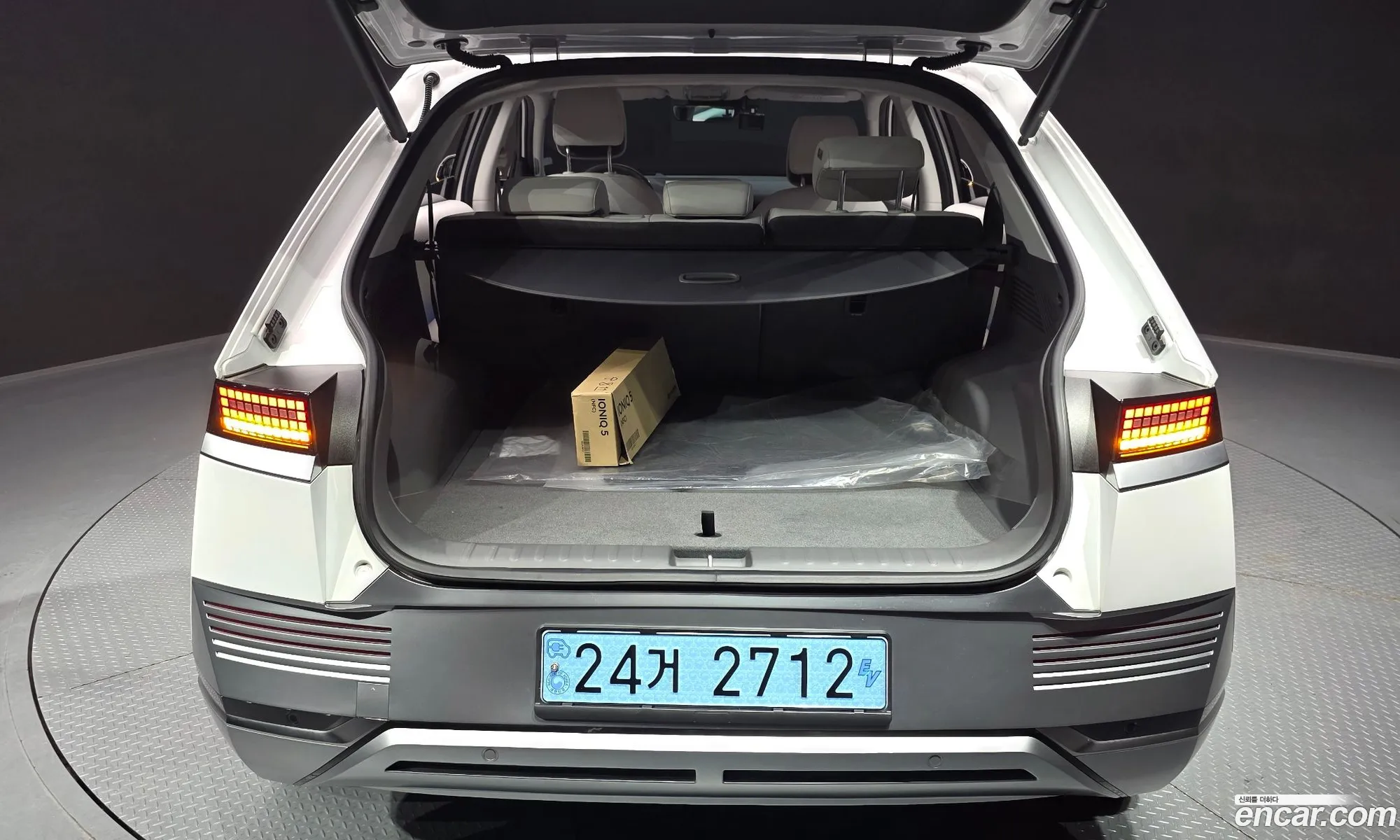 Hyundai Ioniq 5 2024 KMHKR81EFRU264476 — 3