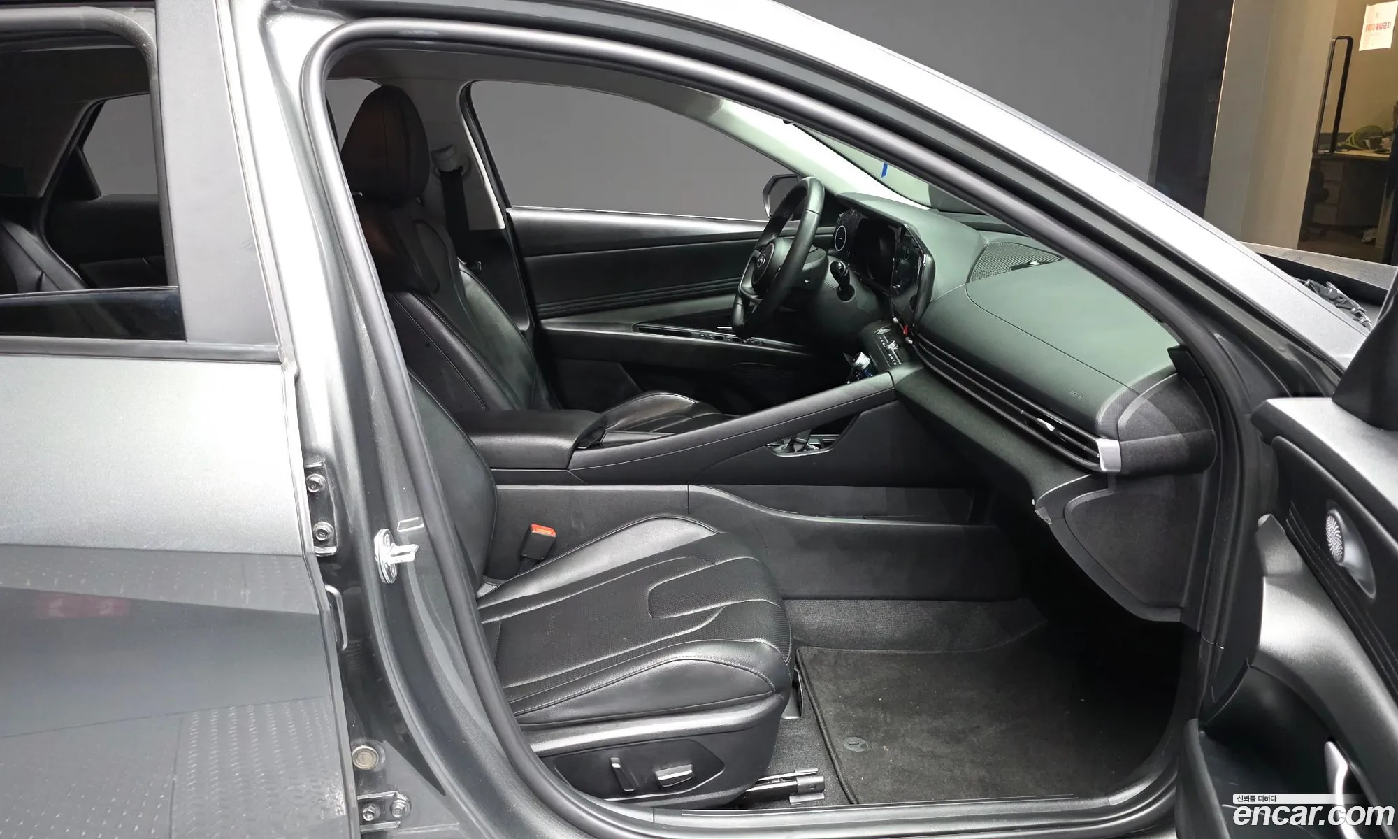 Hyundai Elantra Hybrid 2022 — 9