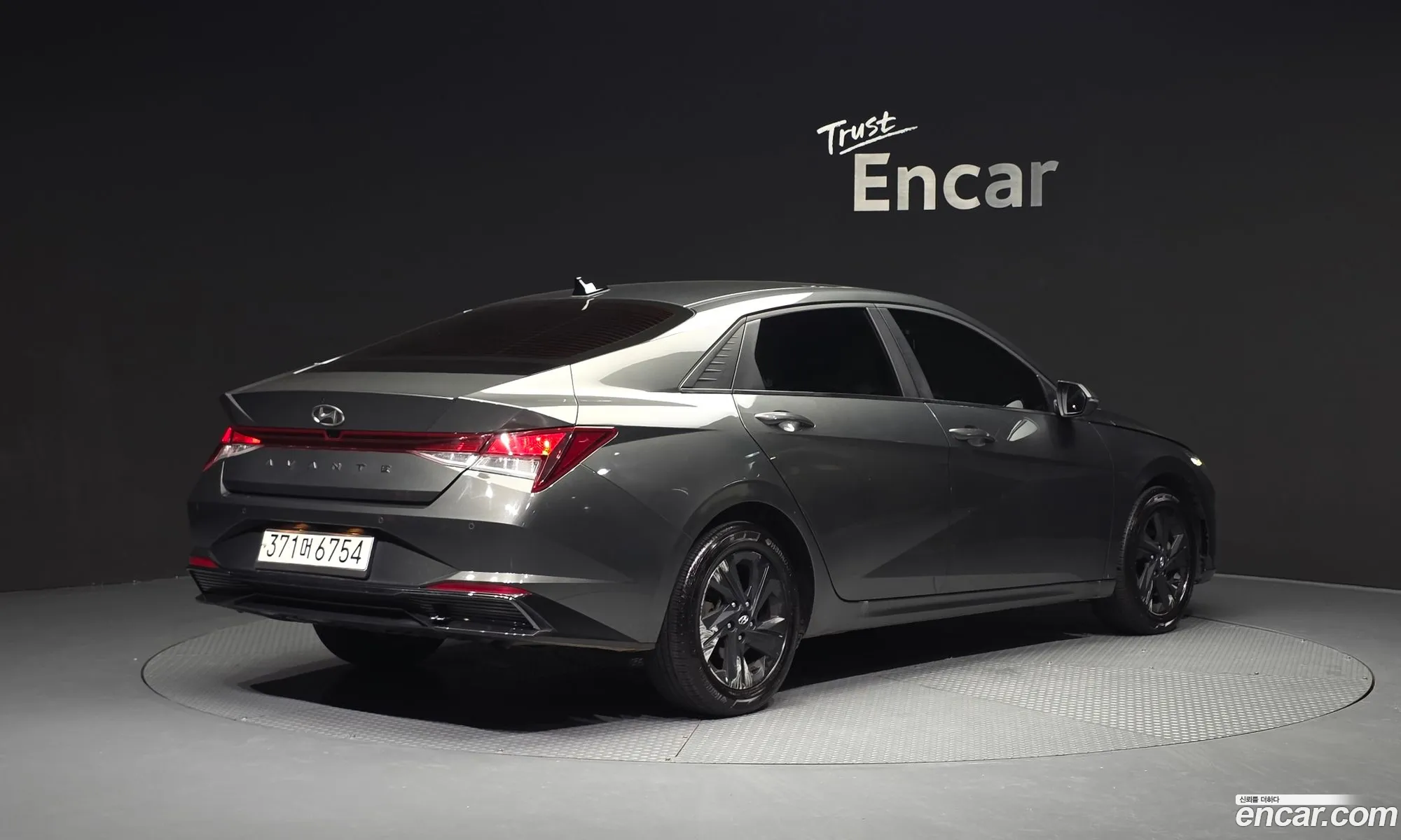 Hyundai Elantra Hybrid 2022 — 19