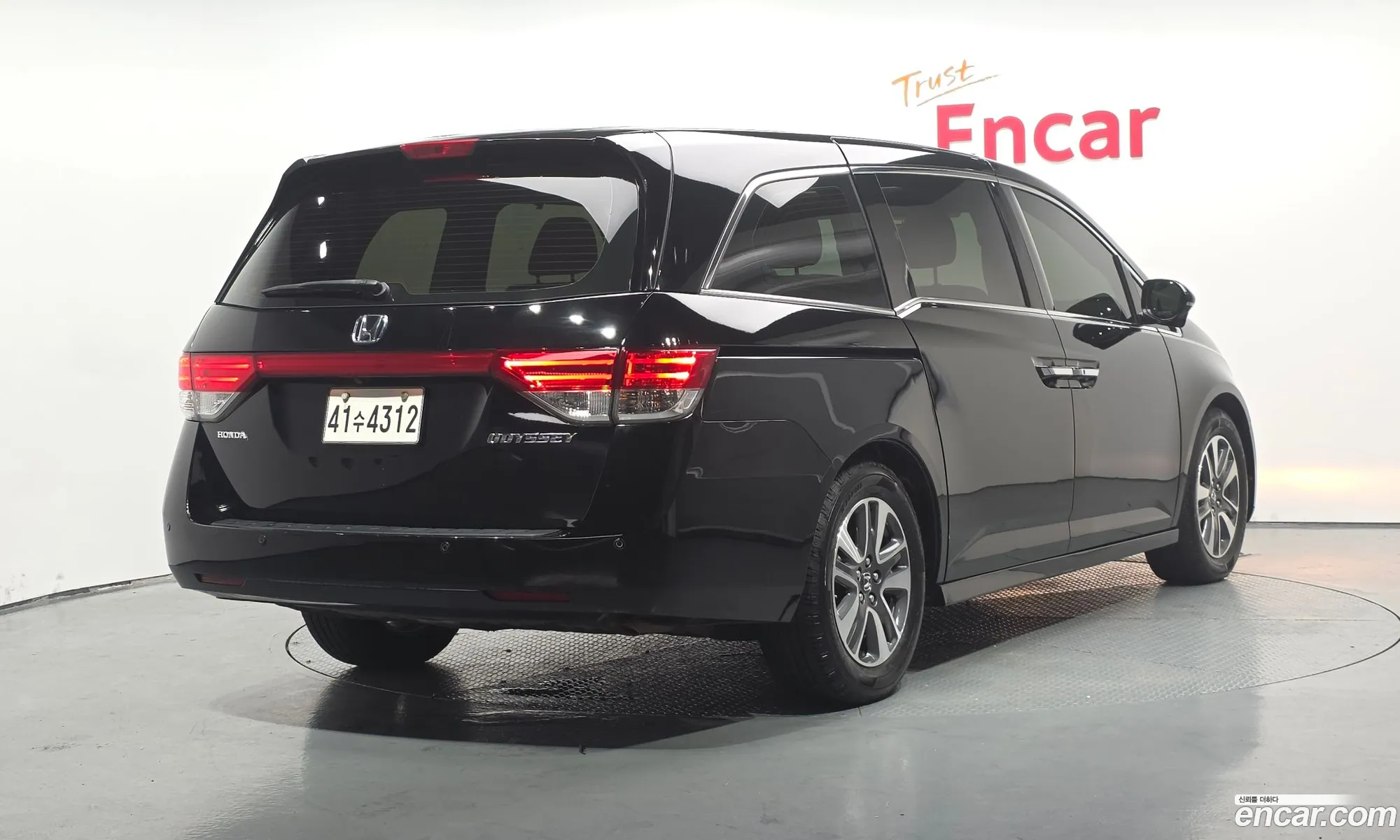 Honda Odyssey 2015 5KBRL5860FB601304 — 10