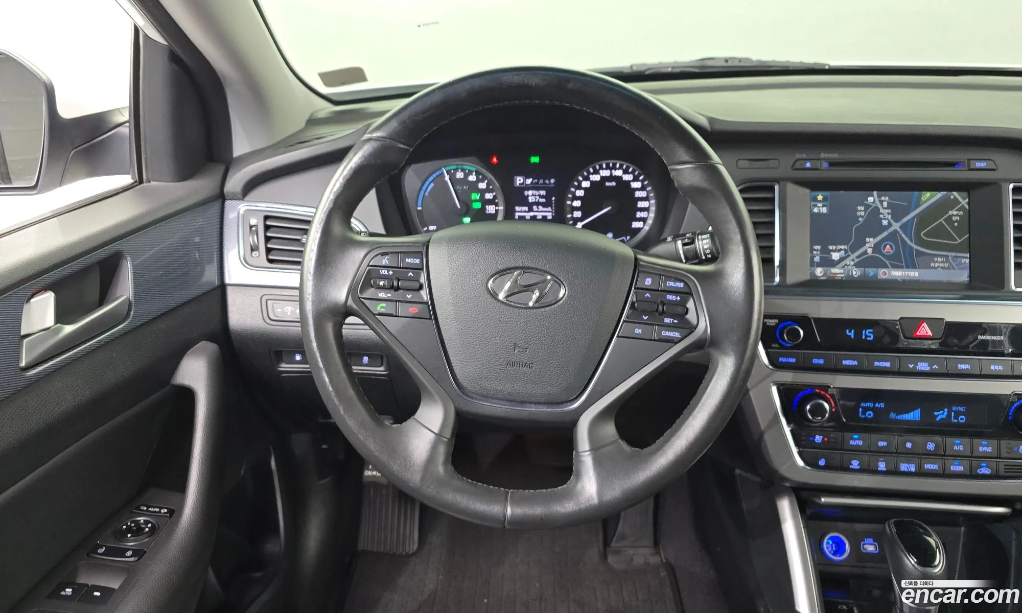 Hyundai LF Sonata Hybrid 2015 — 3