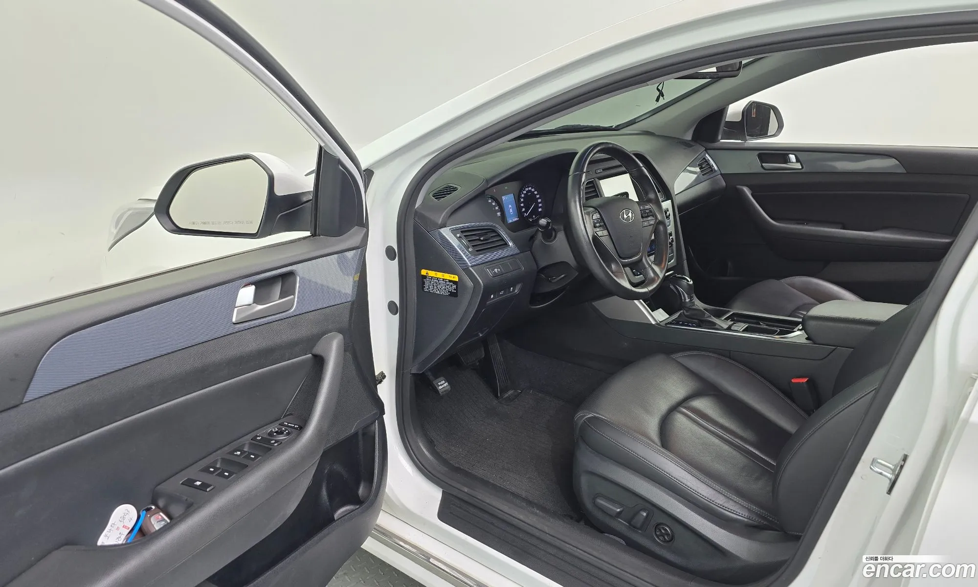 Hyundai LF Sonata Hybrid 2015 — 5