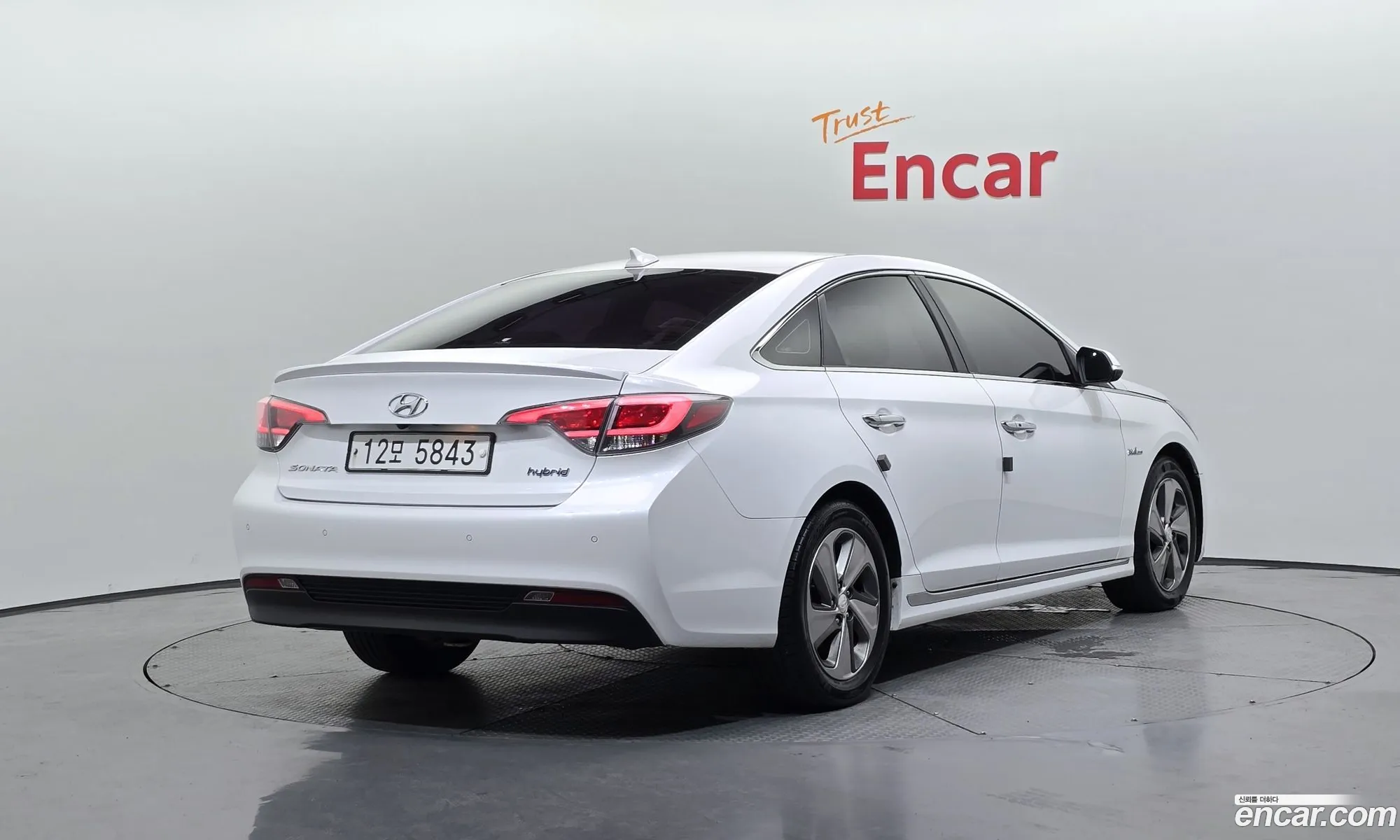 Hyundai LF Sonata Hybrid 2015 — 6