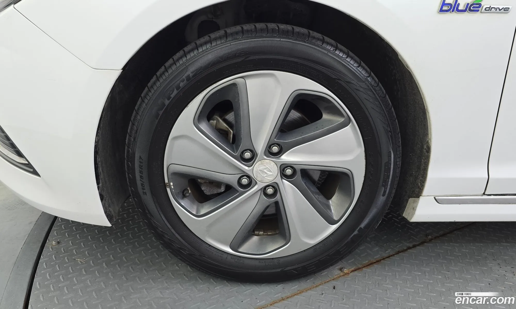 Hyundai LF Sonata Hybrid 2015 — 4