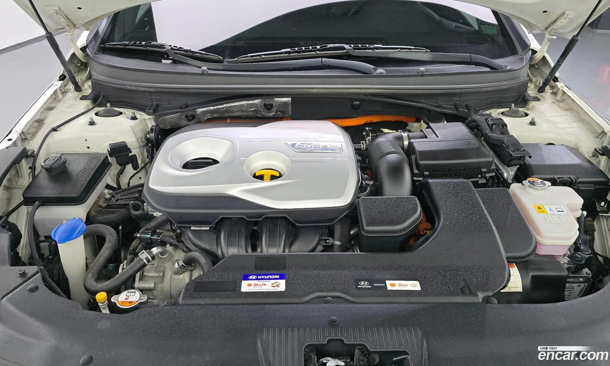 Hyundai LF Sonata Hybrid 2015 — 12