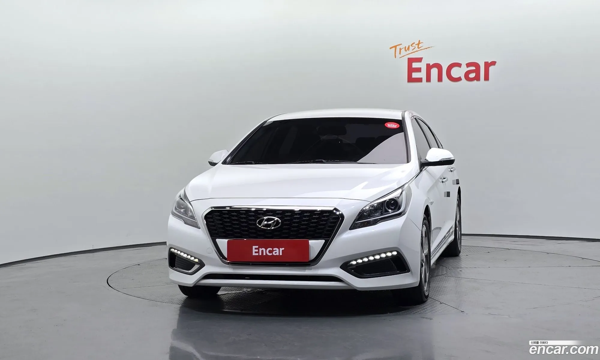 Hyundai LF Sonata Hybrid 2015 — 9