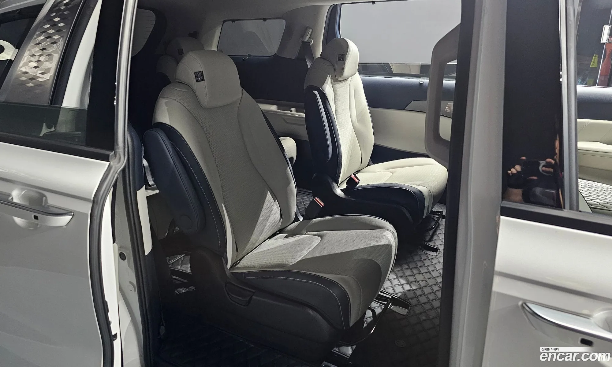Kia Carnival 2024 KNANE81ABSS025933 — 13