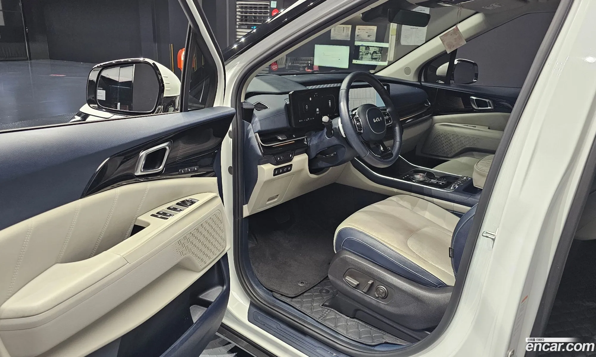 Kia Carnival 2024 KNANE81ABSS025933 — 5