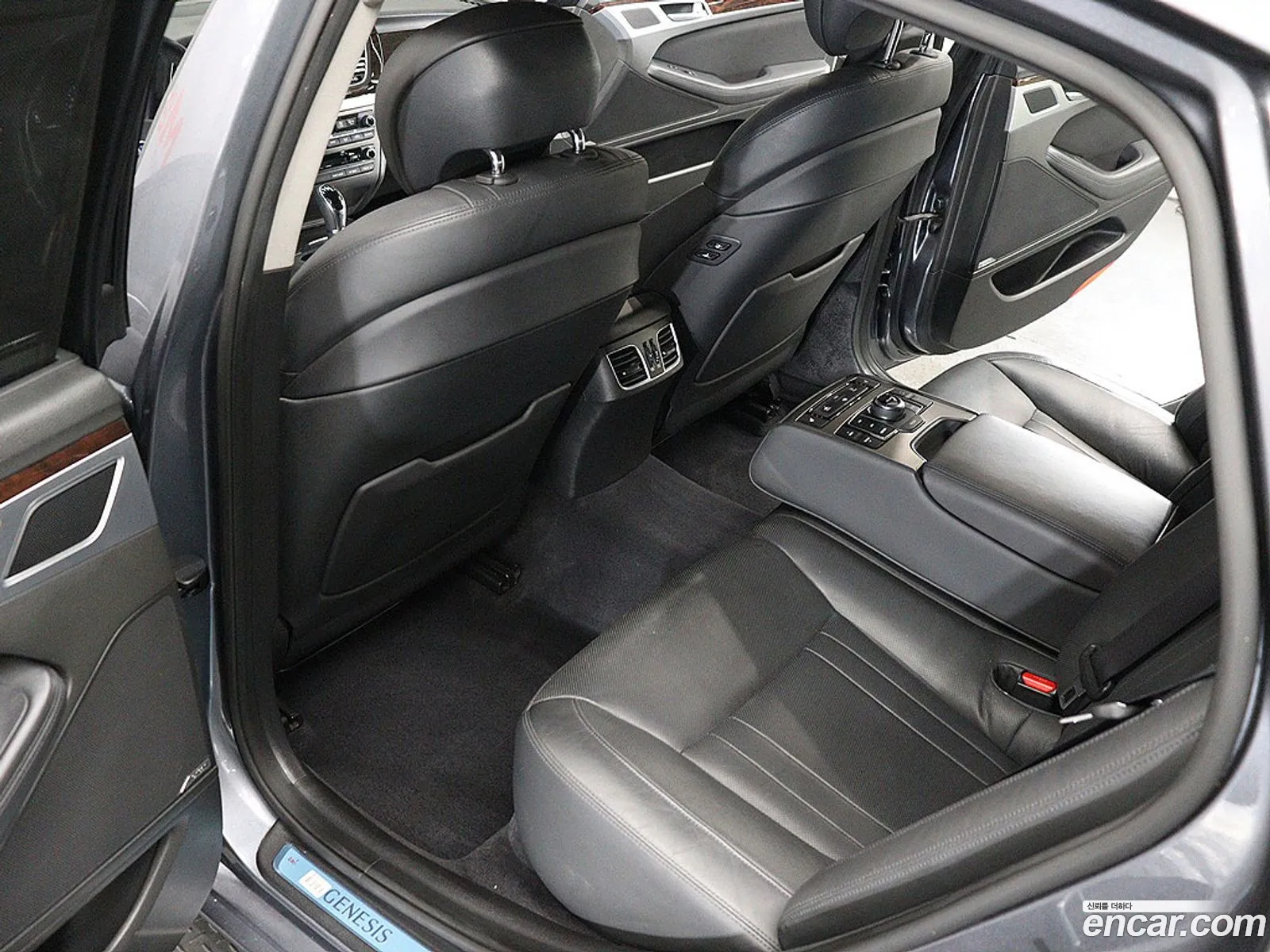 Hyundai Genesis DH 2015 — 12