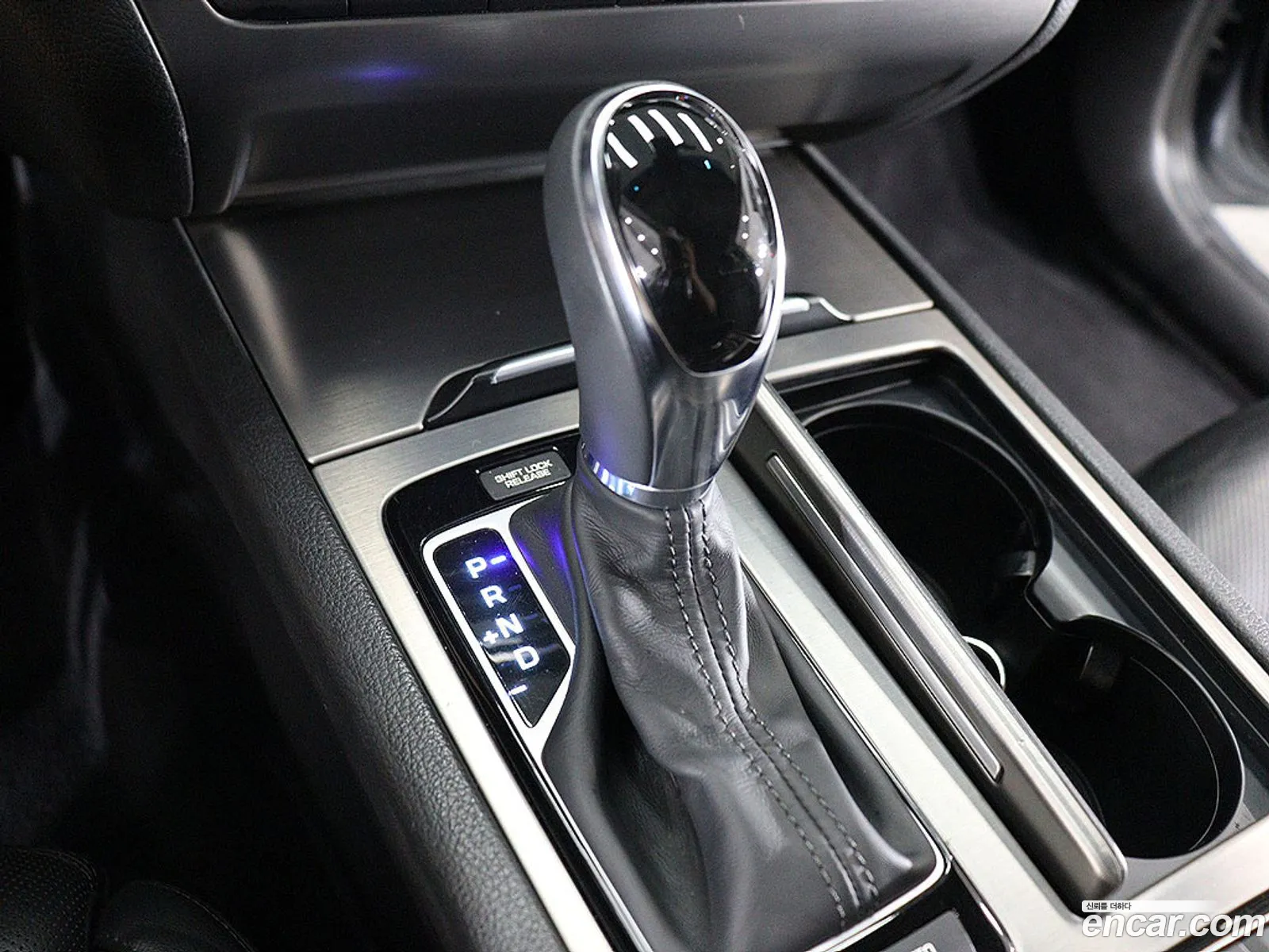 Hyundai Genesis DH 2015 — 11