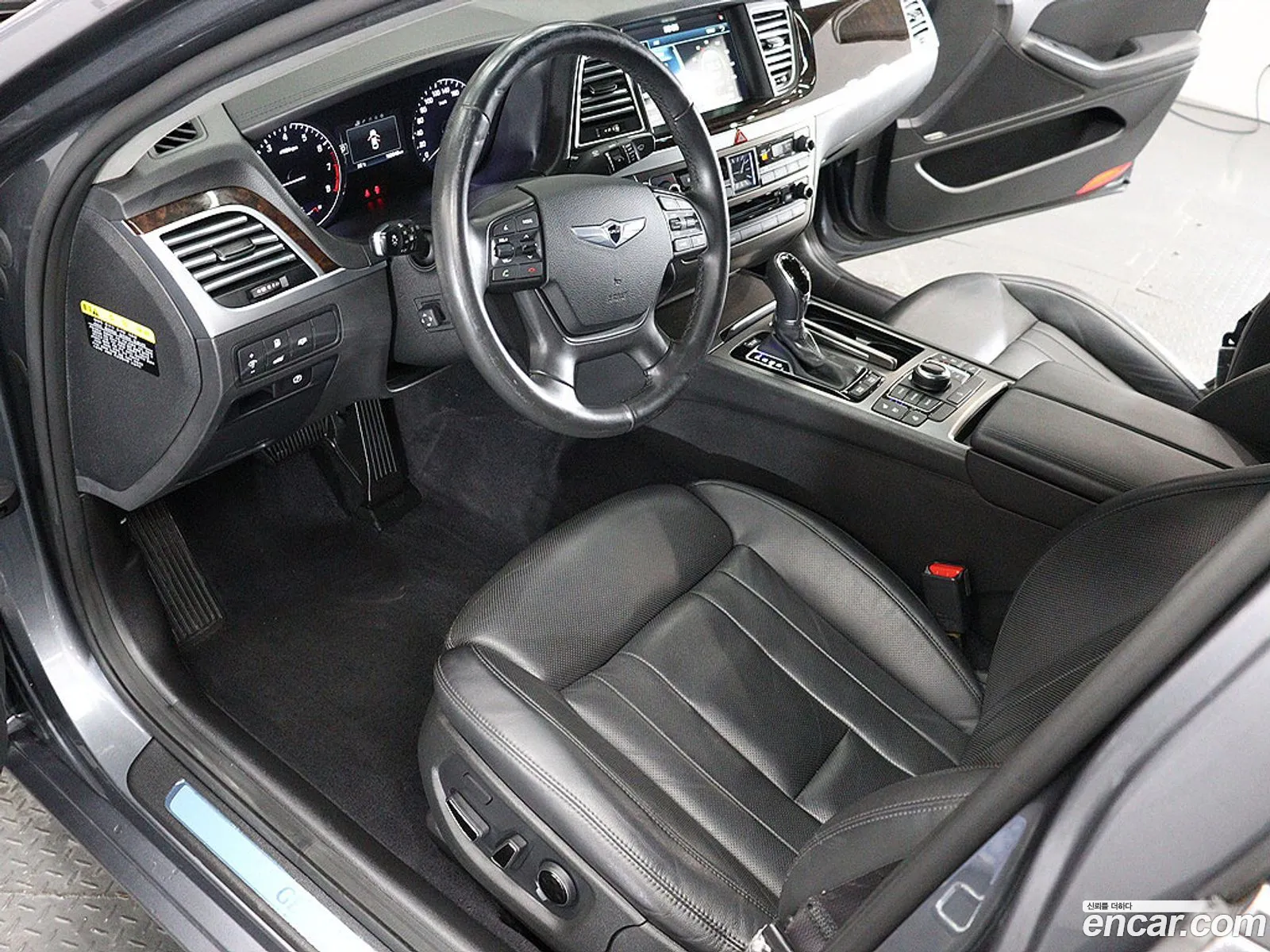 Hyundai Genesis DH 2015 — 16