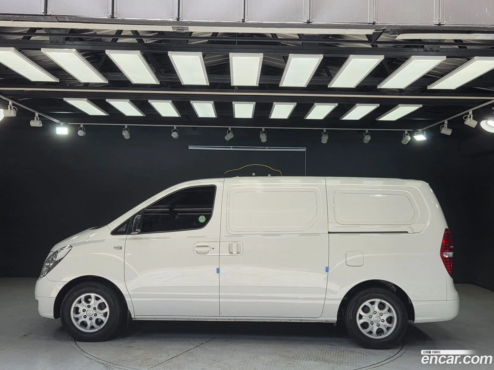 Hyundai Grand Starex 2014 — 11