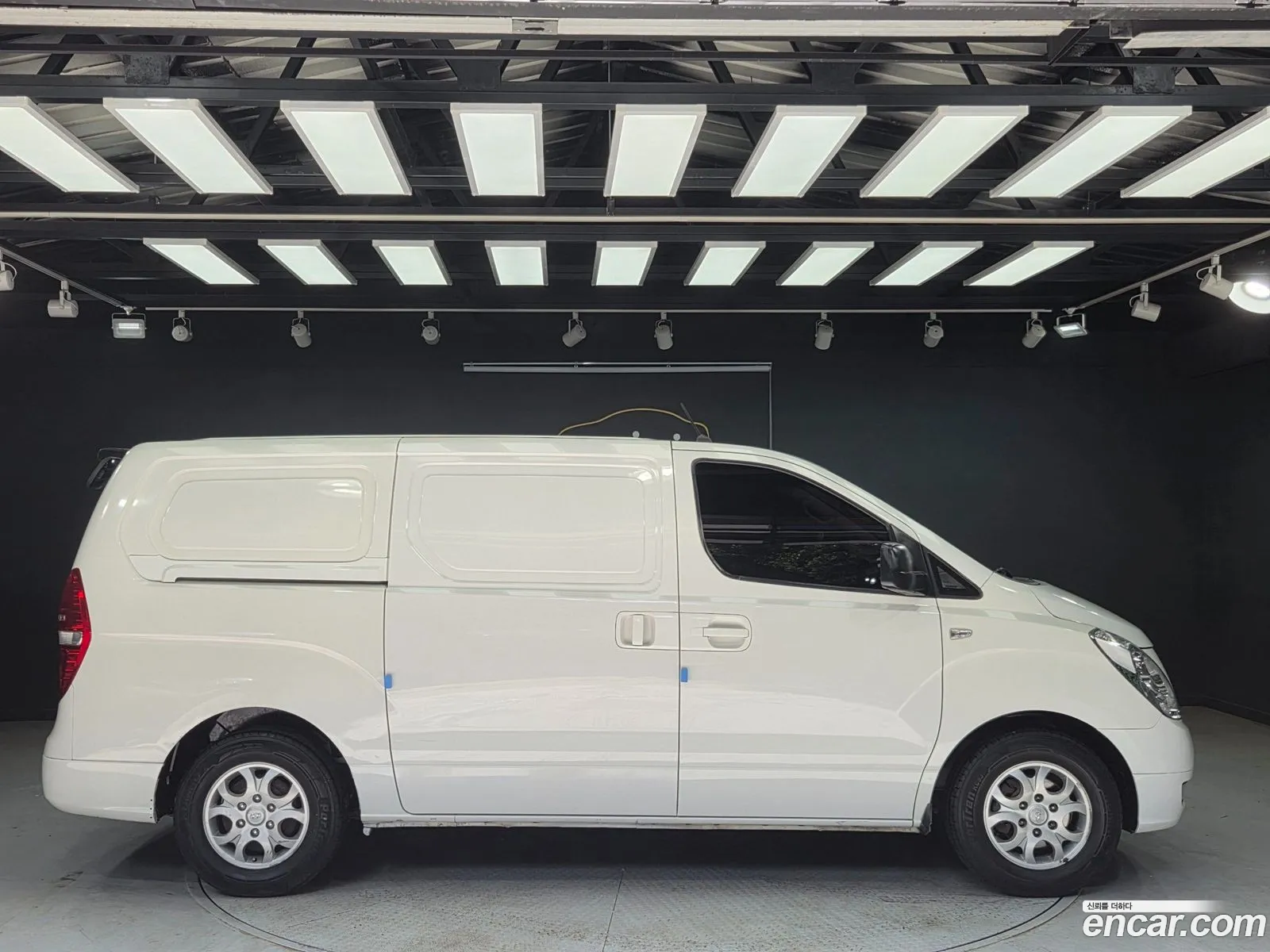 Hyundai Grand Starex 2014 — 19