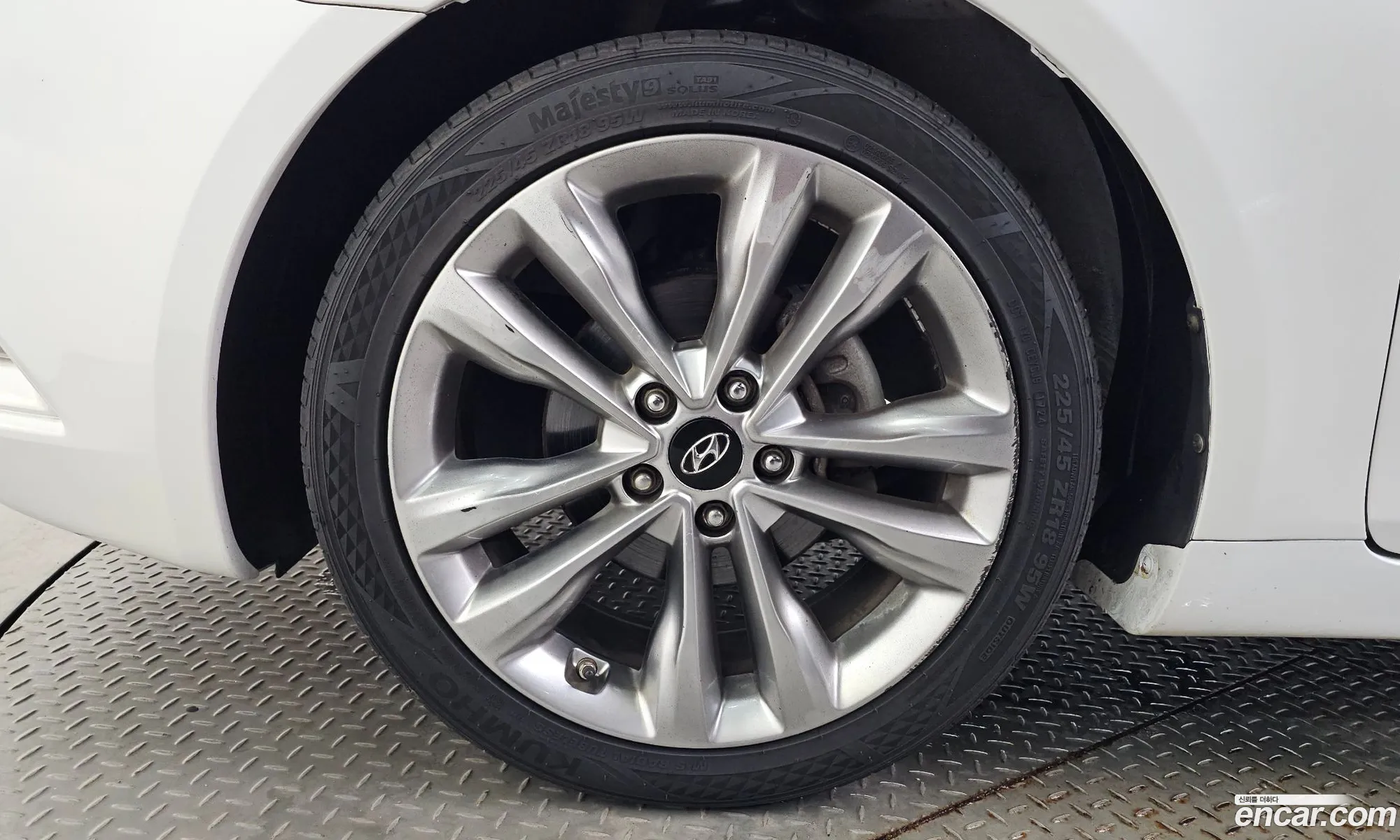 Hyundai YF Sonata 2011 KMHEC41BBBA263567 — 10