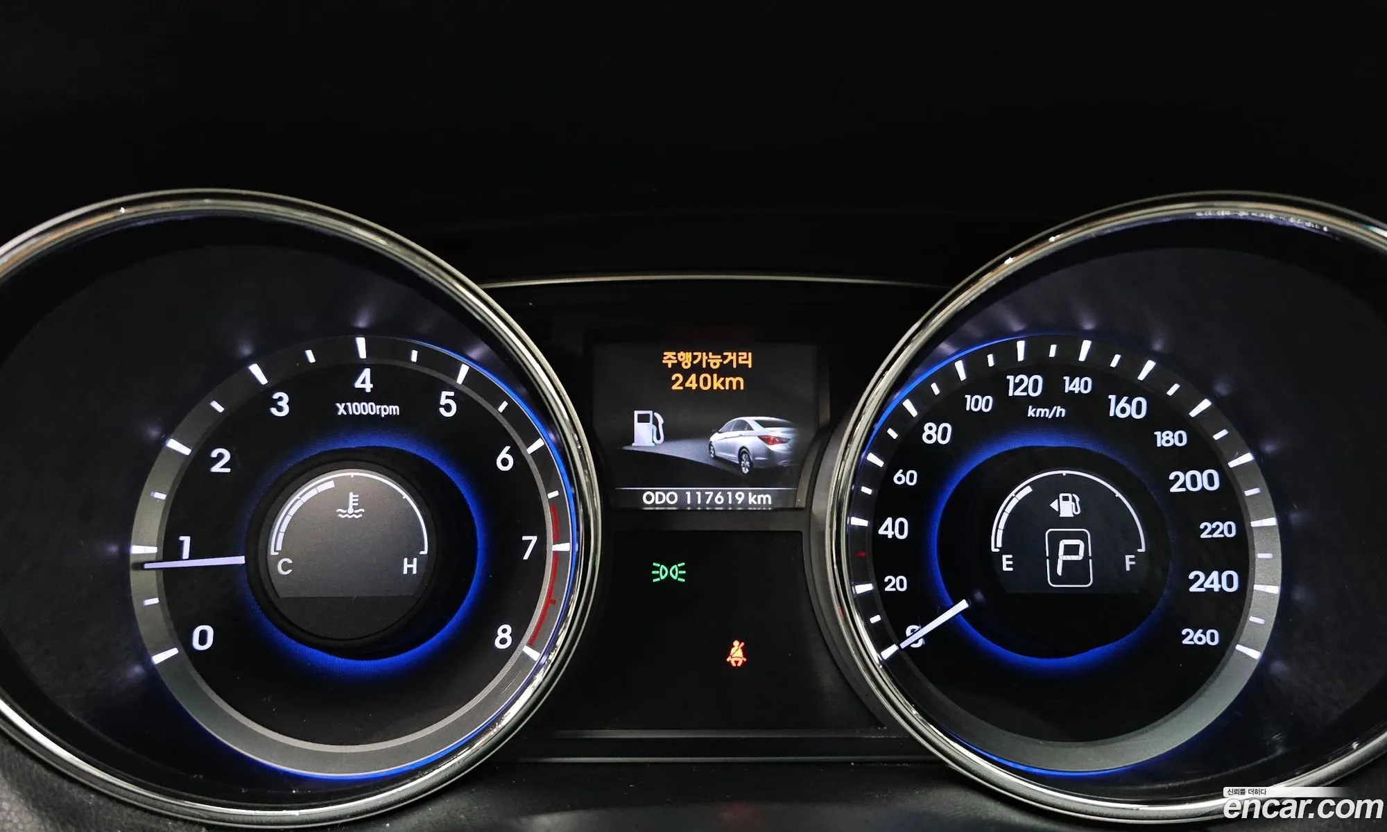 Hyundai YF Sonata 2011 KMHEC41BBBA263567 — 17
