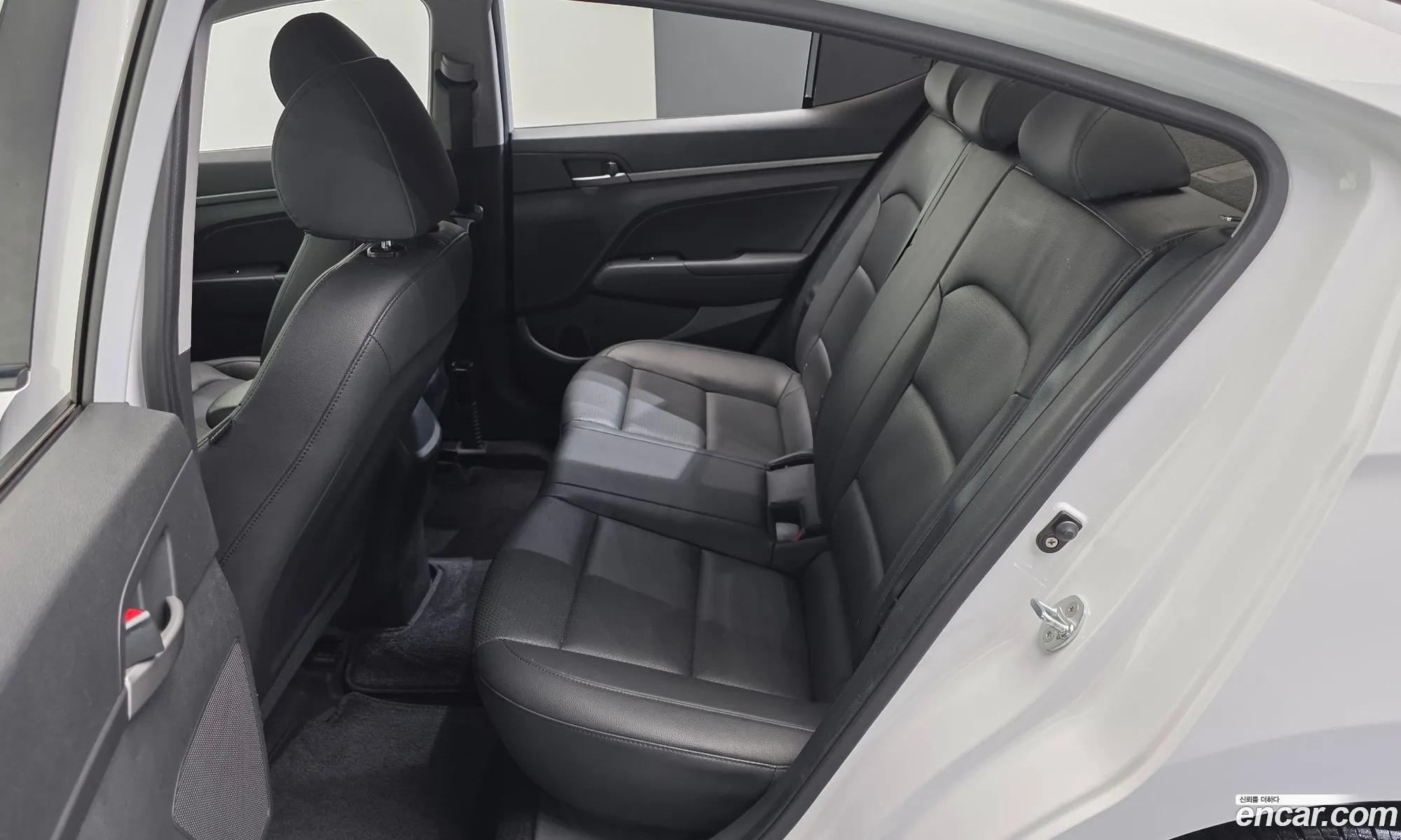Hyundai Elantra AD 2018 — 9