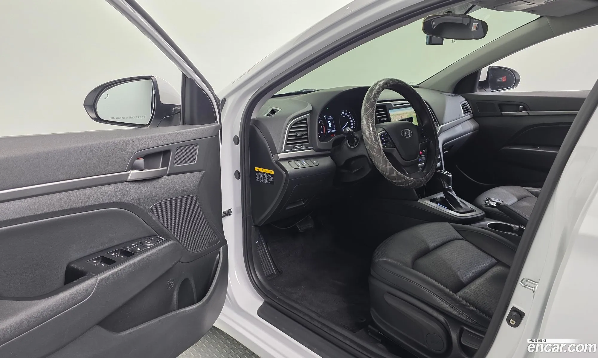 Hyundai Elantra AD 2018 — 25