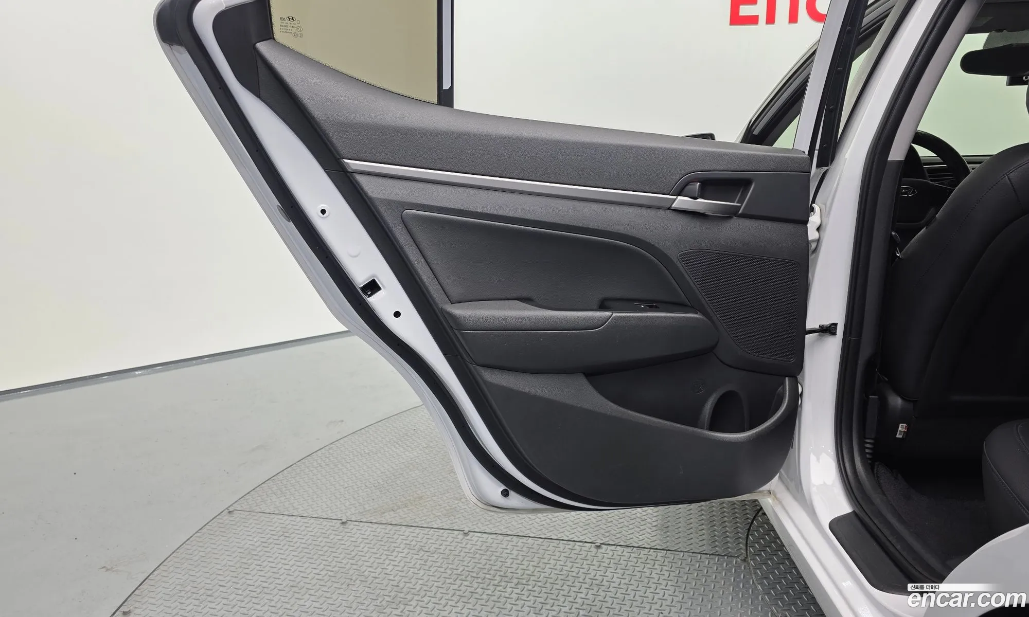 Hyundai Elantra AD 2018 — 29