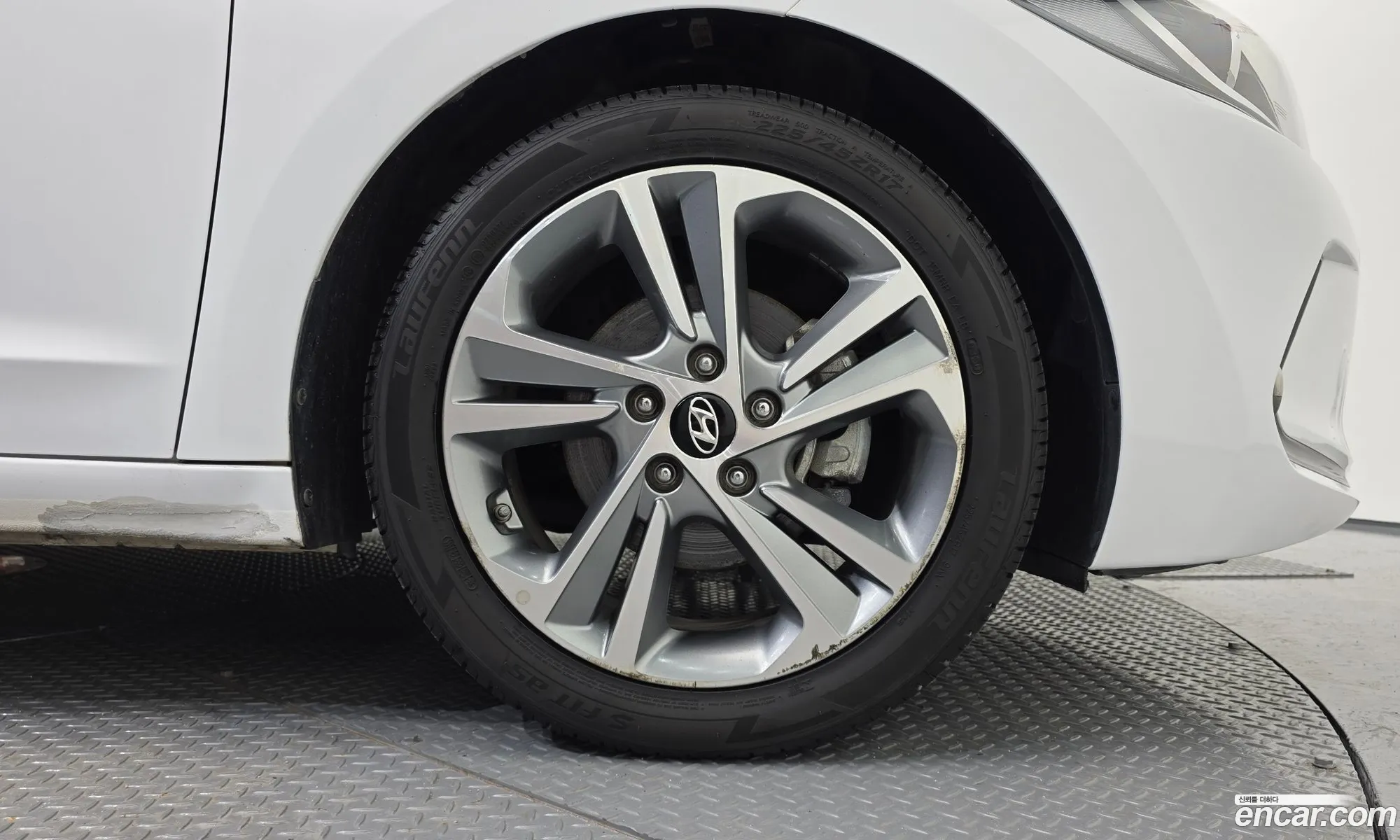 Hyundai Elantra AD 2018 — 6