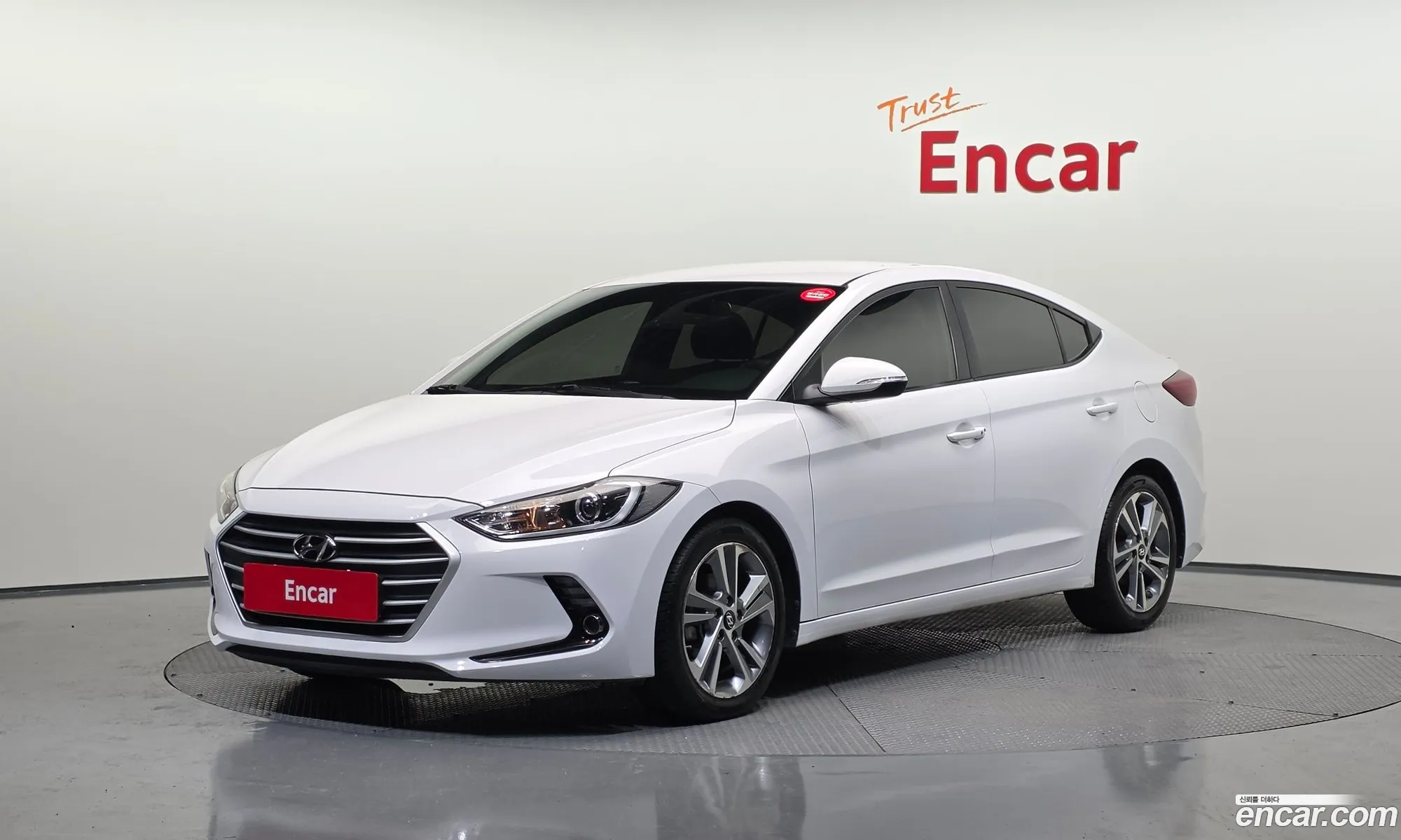 Hyundai Elantra AD 2018 — 10
