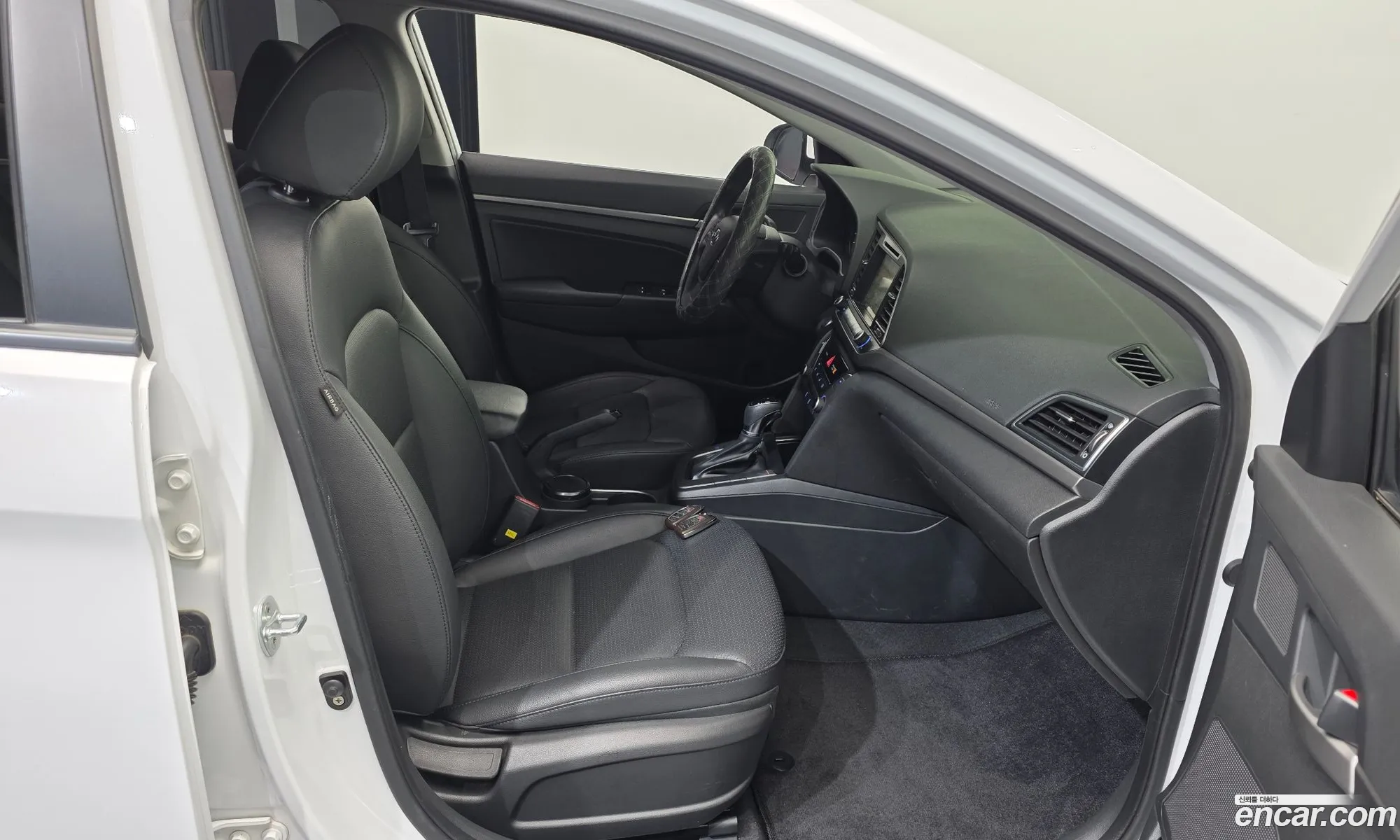 Hyundai Elantra AD 2018 — 5