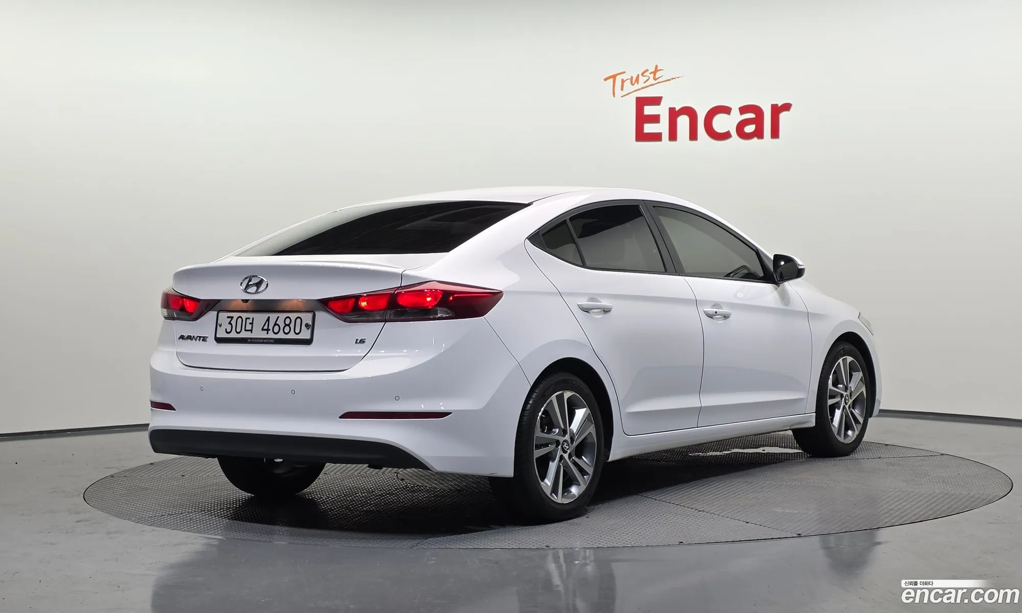 Hyundai Elantra AD 2018 — 31