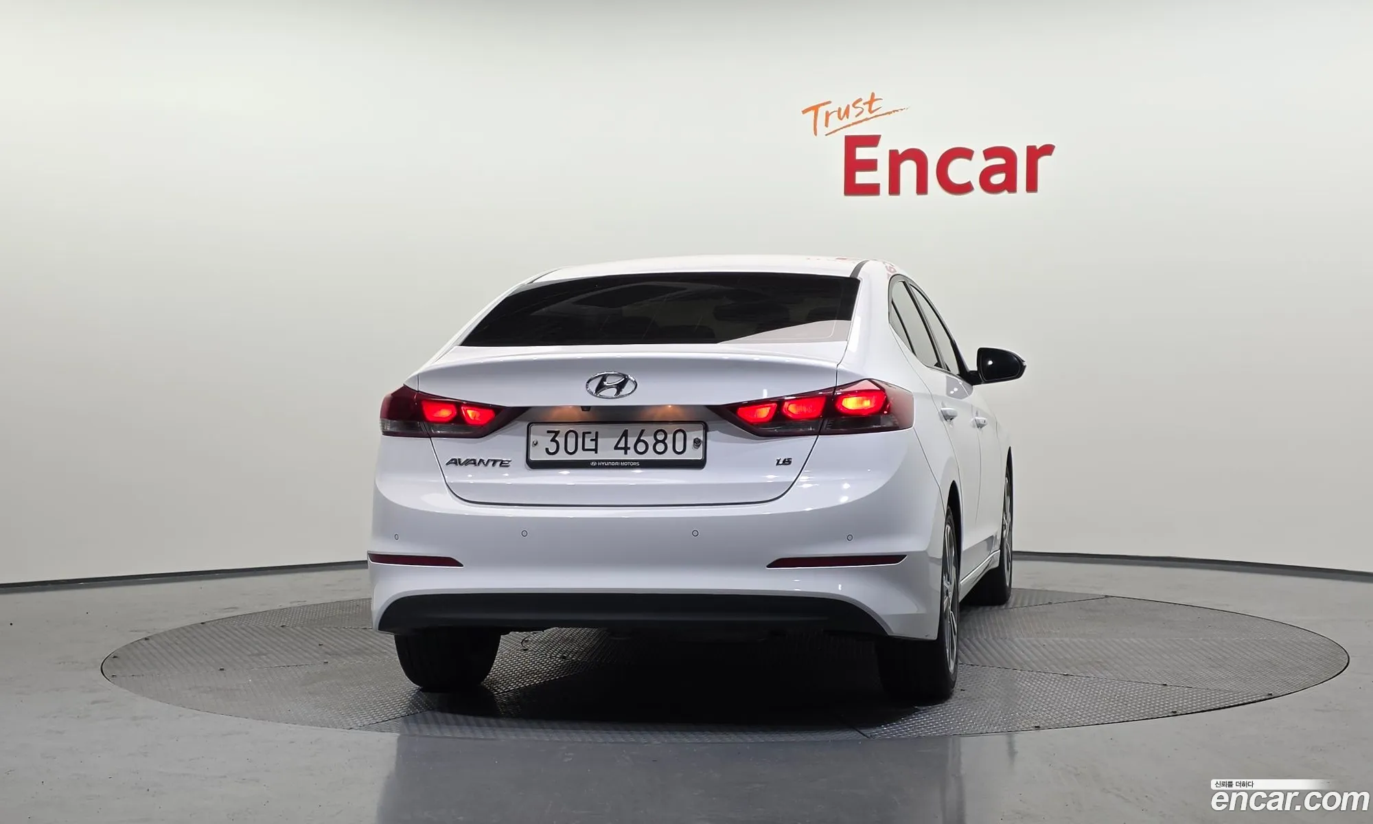 Hyundai Elantra AD 2018 — 15