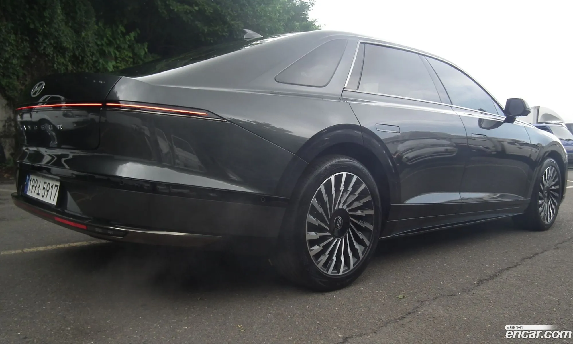 Hyundai Grandeur Hybrid 2024 — 9