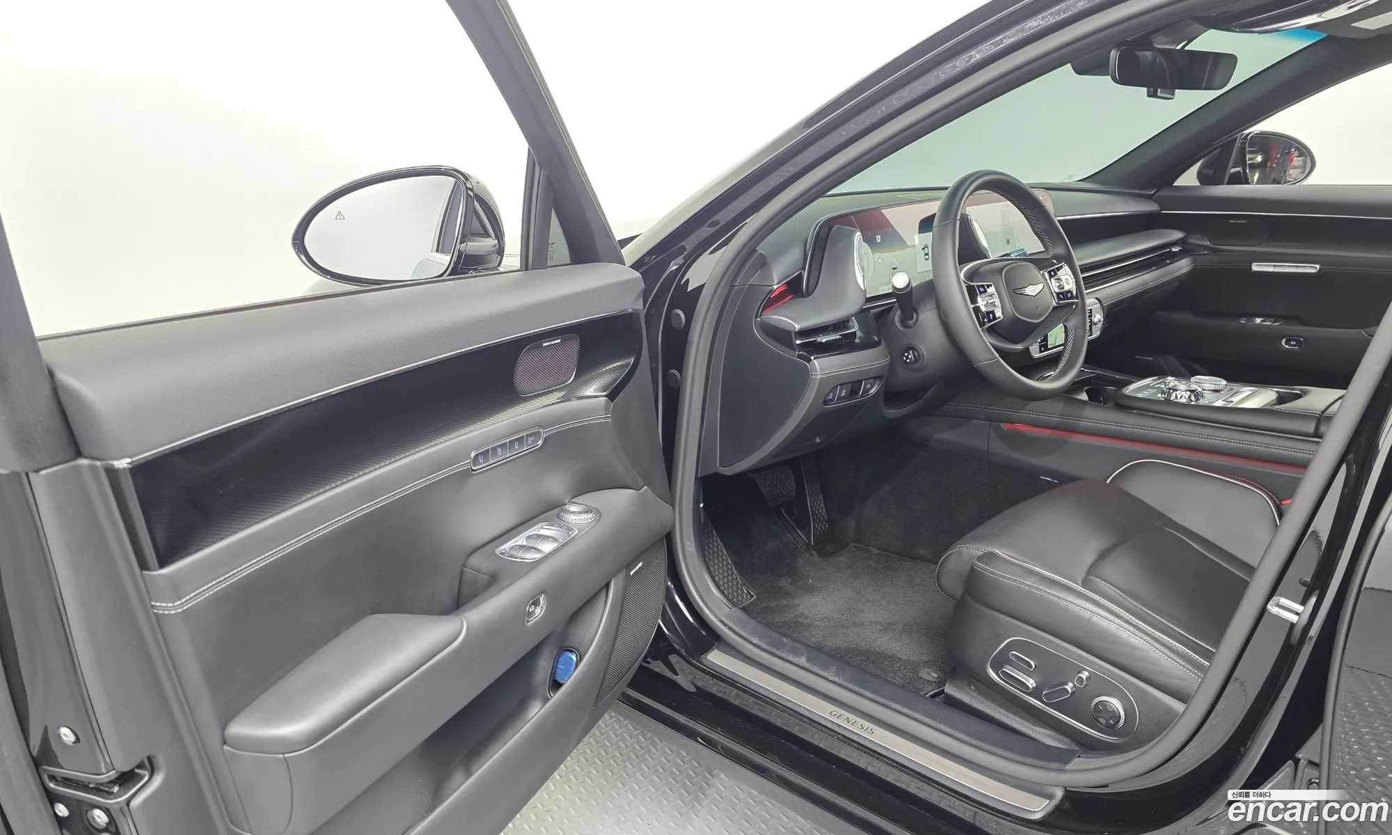 Genesis G90 2024 KMTFA41DDRU043248 — 12