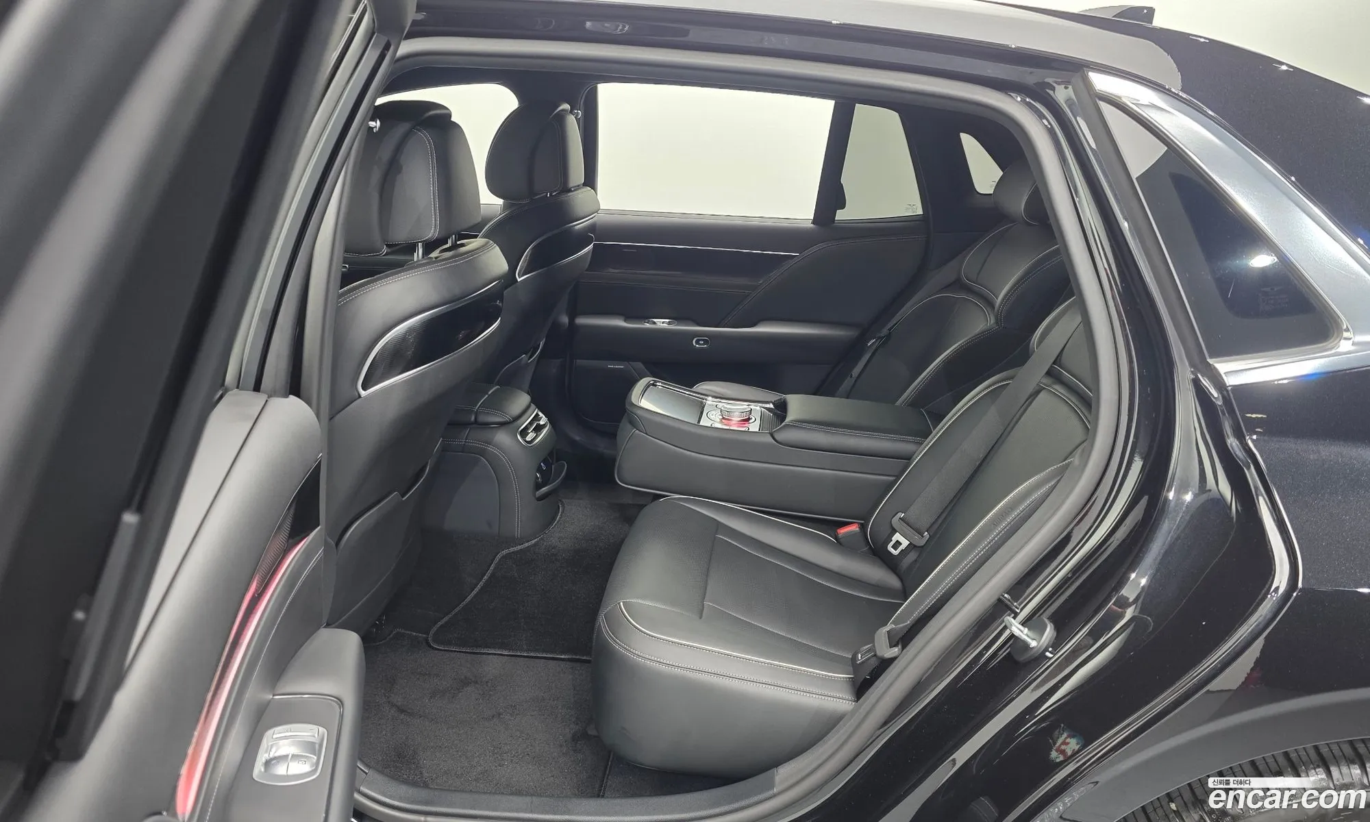 Genesis G90 2024 KMTFA41DDRU043248 — 24
