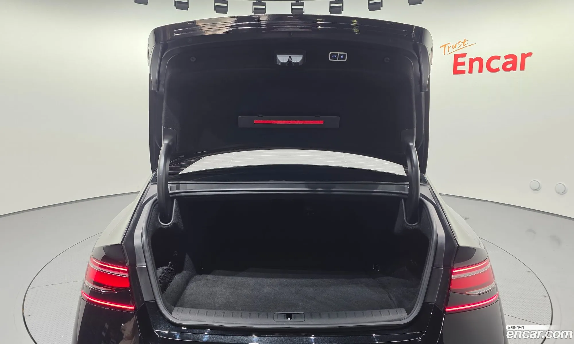 Genesis G90 2024 KMTFA41DDRU043248 — 2
