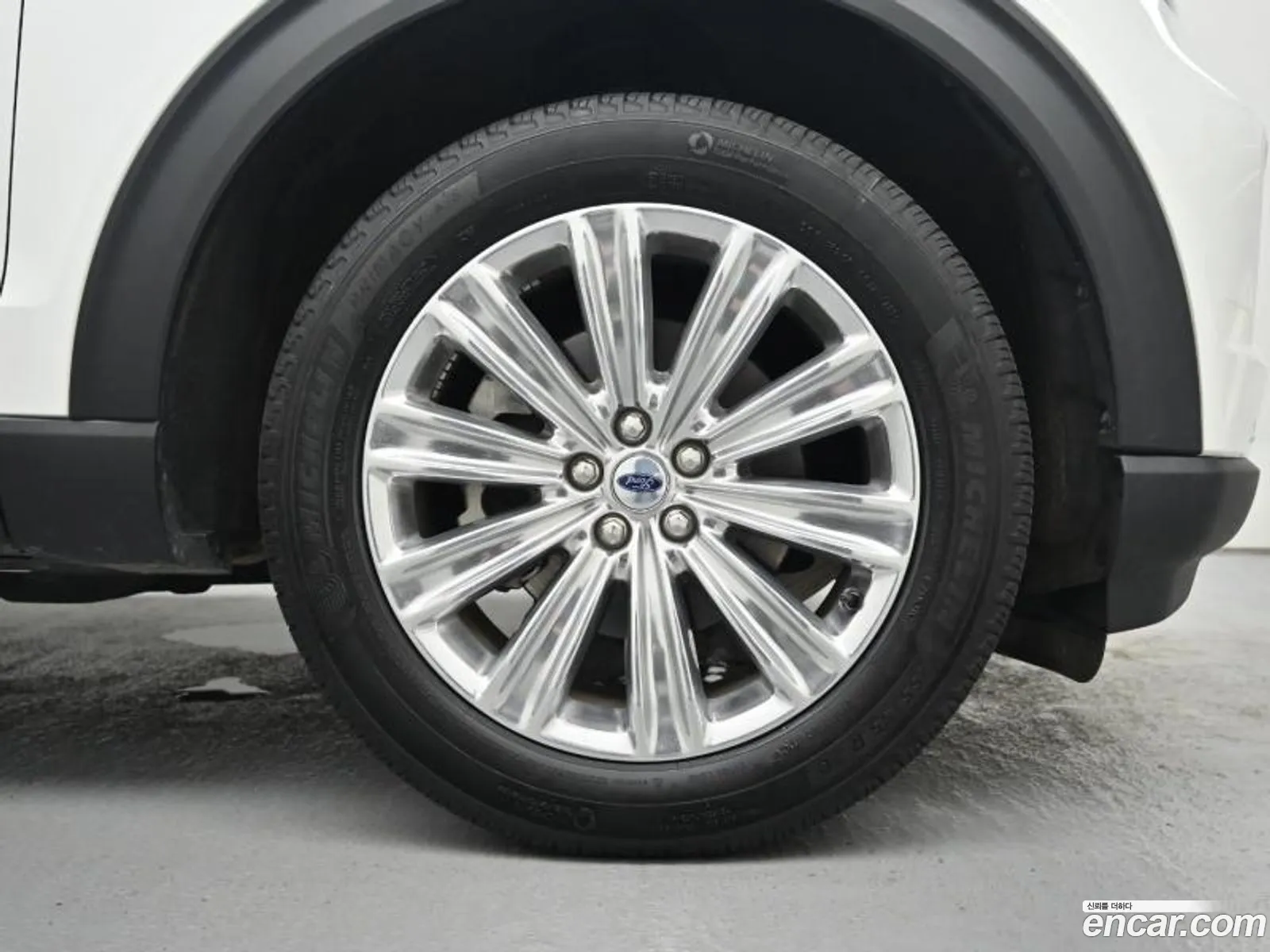 Ford Explorer 6th Gen 2023 — 17