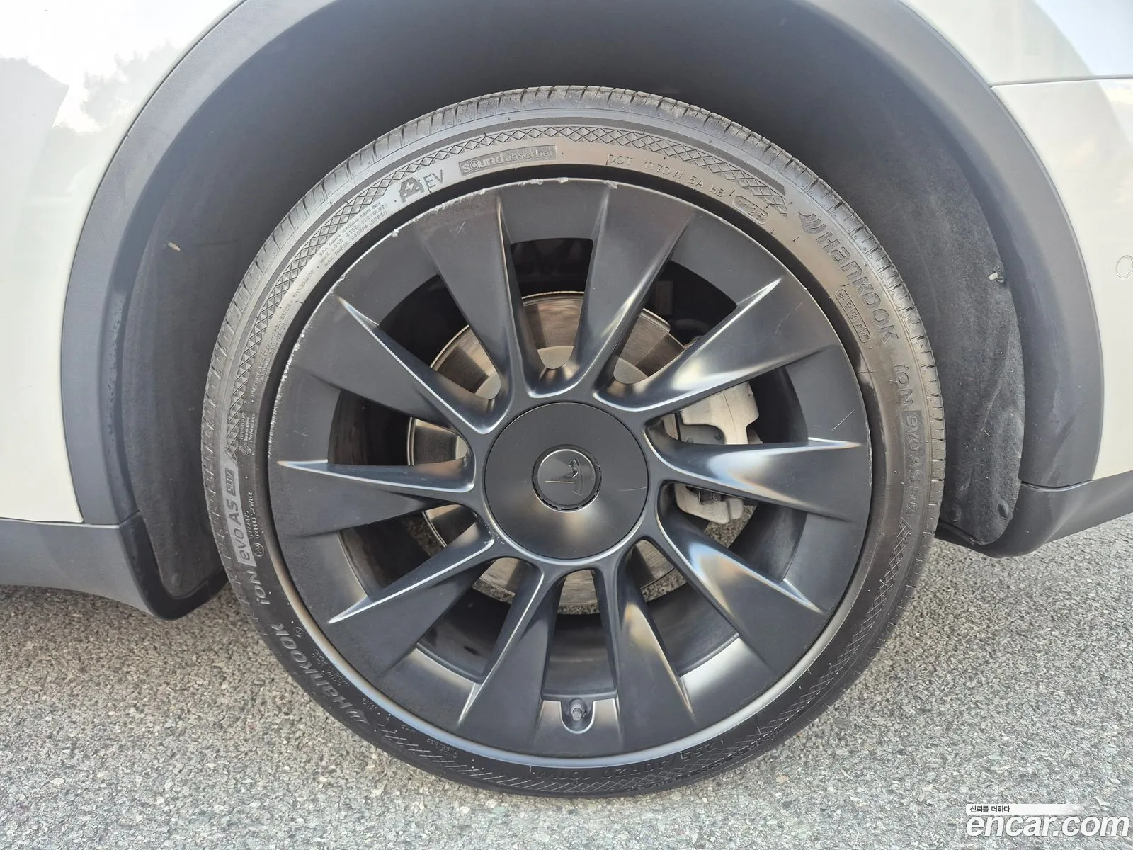 Tesla Model Y 2022 — 5