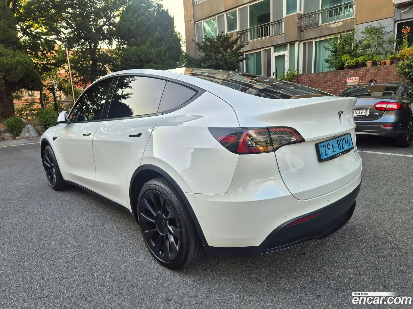Tesla Model Y 2022 — 9