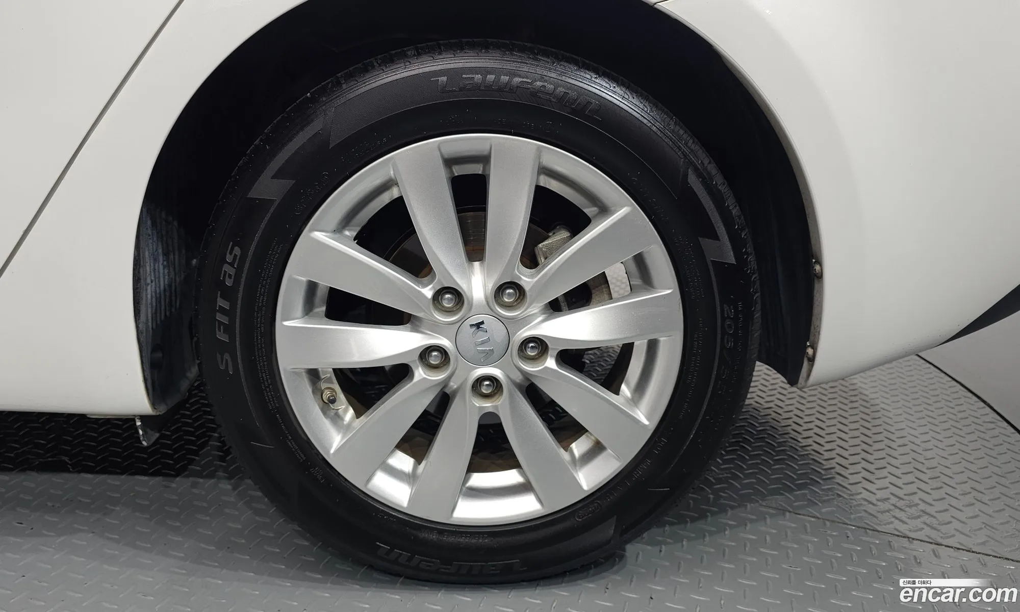 Kia K3 2015 KNAFX412BFA499075 — 27