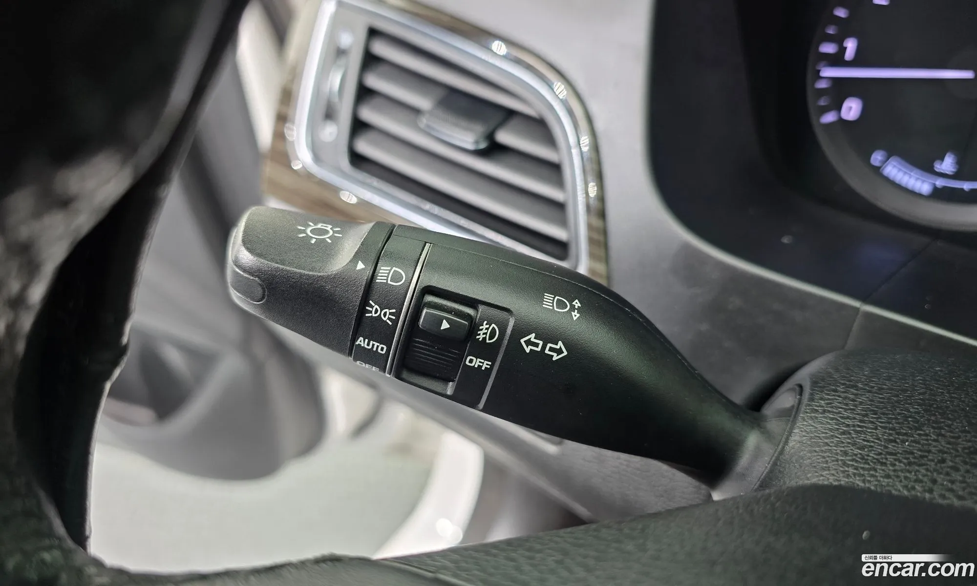 Hyundai LF Sonata 2014 — 12