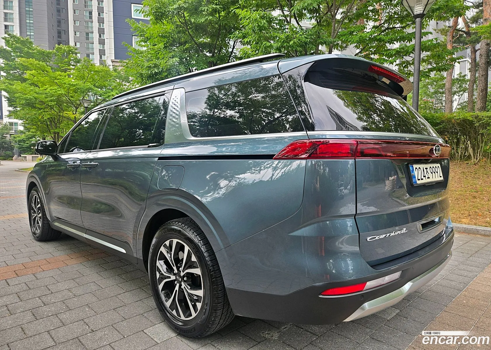 Kia Carnival 2021 — 4