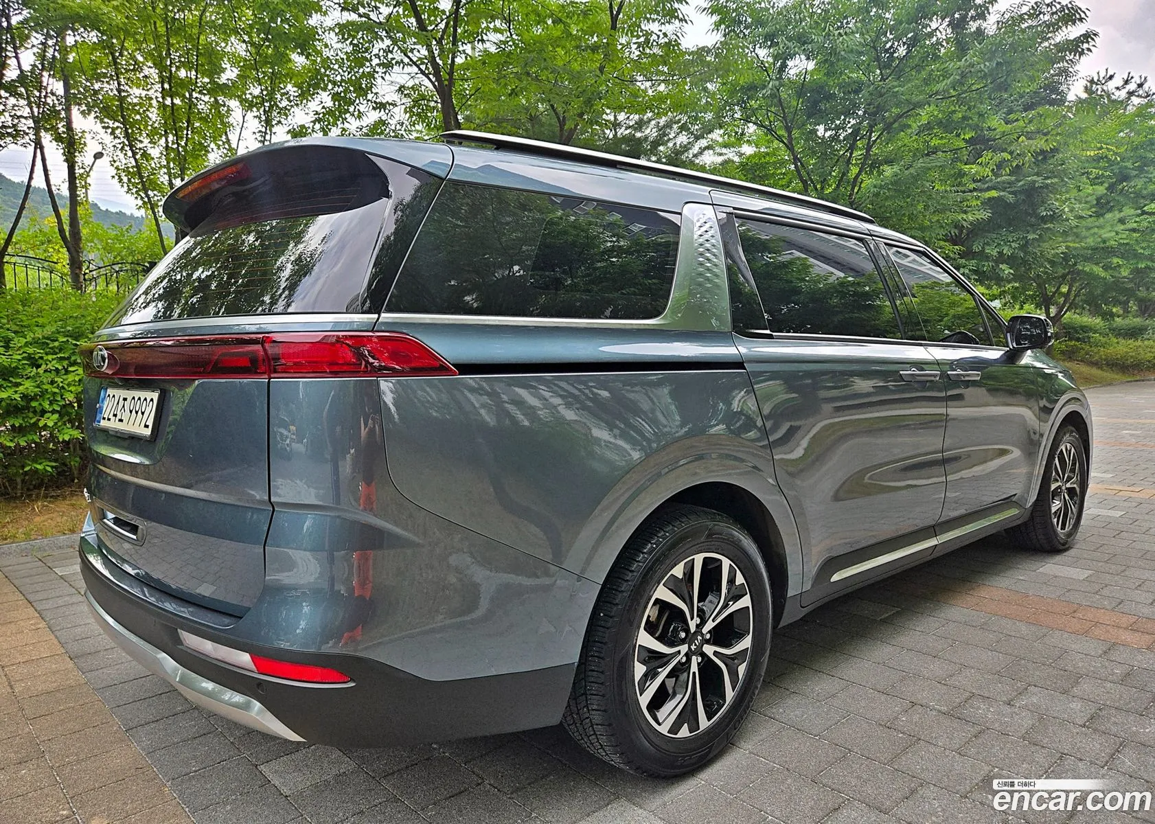 Kia Carnival 2021 — 16