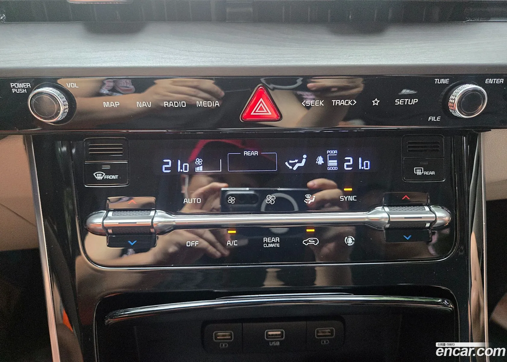 Kia Carnival 2021 — 3