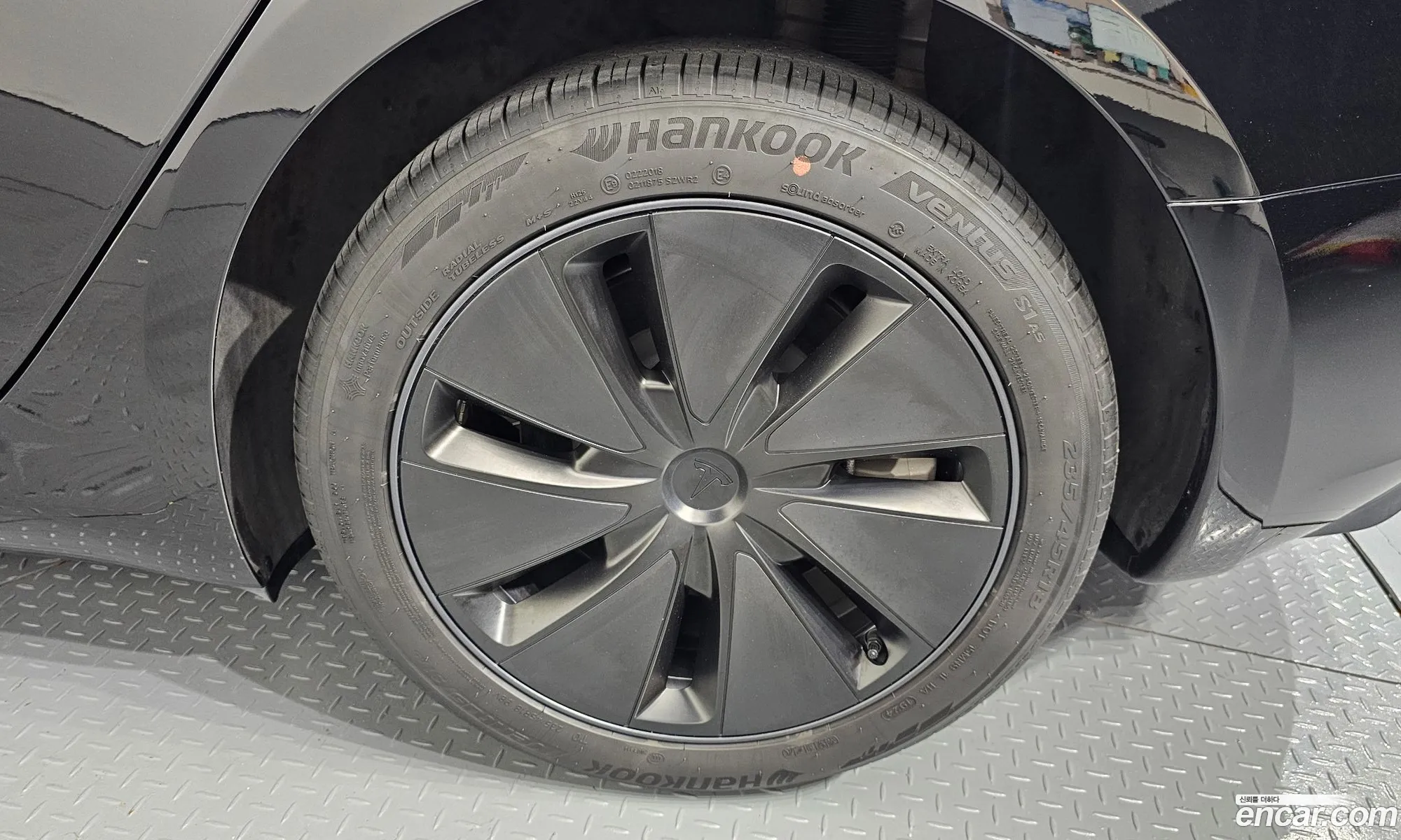 Tesla Model 3 2024 LRW3E7FS5RC253565 — 9