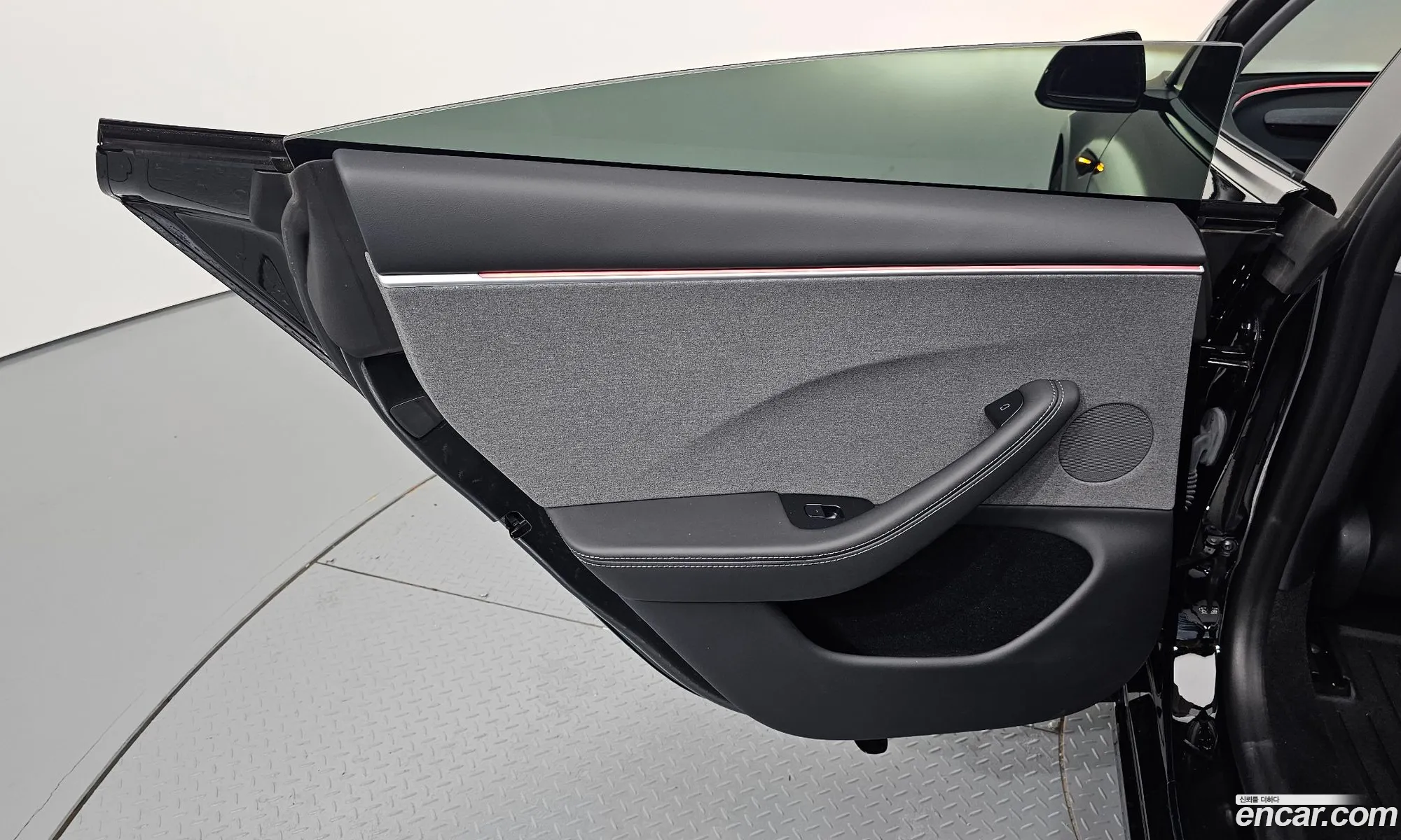 Tesla Model 3 2024 LRW3E7FS5RC253565 — 8