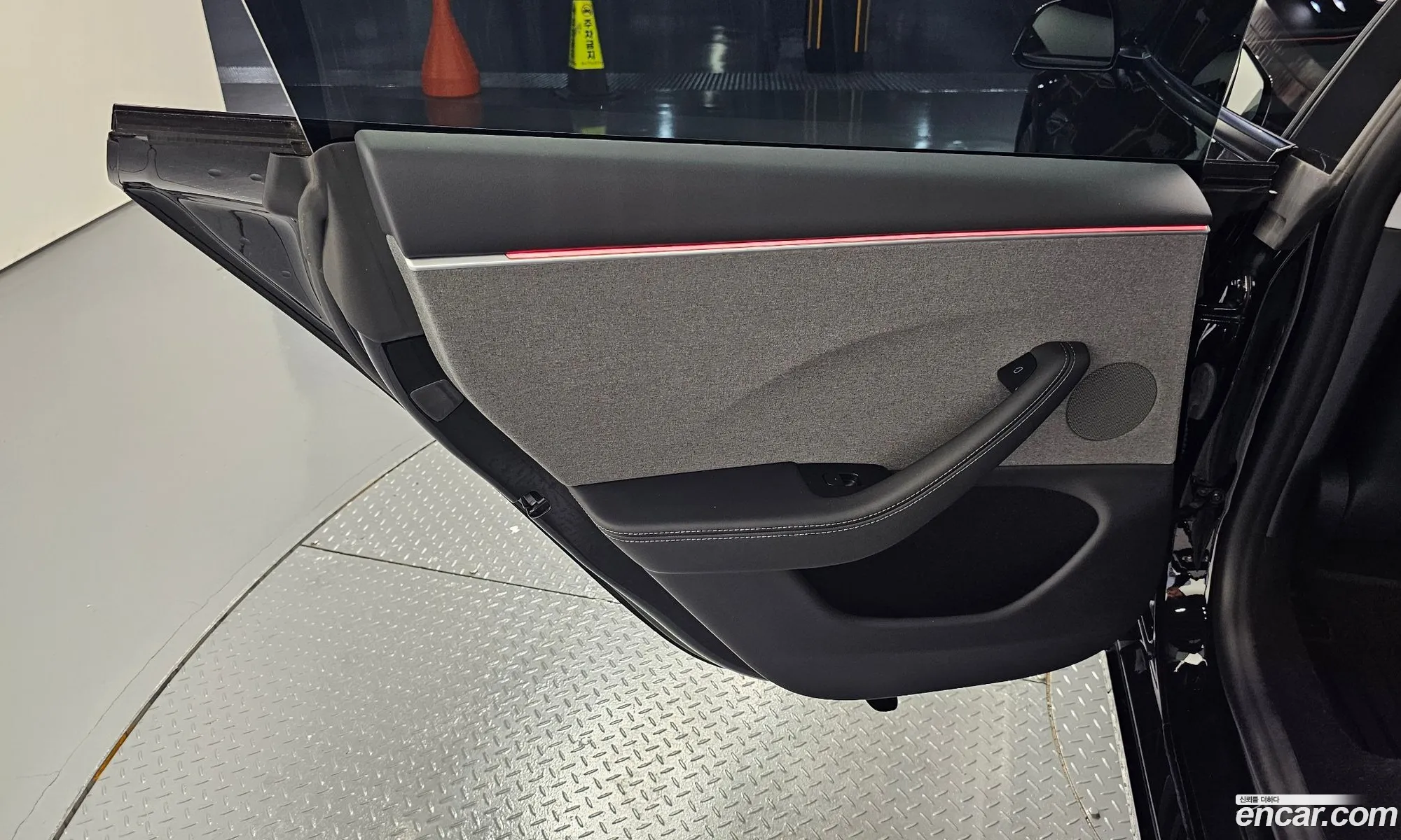 Tesla Model 3 2024 LRW3E7FS5RC253565 — 10
