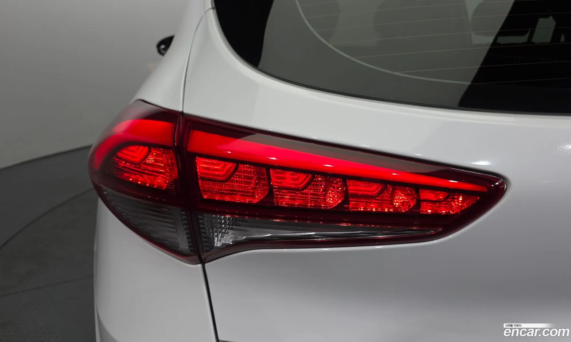 Hyundai Tucson 2016 KMHJ381ABHU323370 — 28
