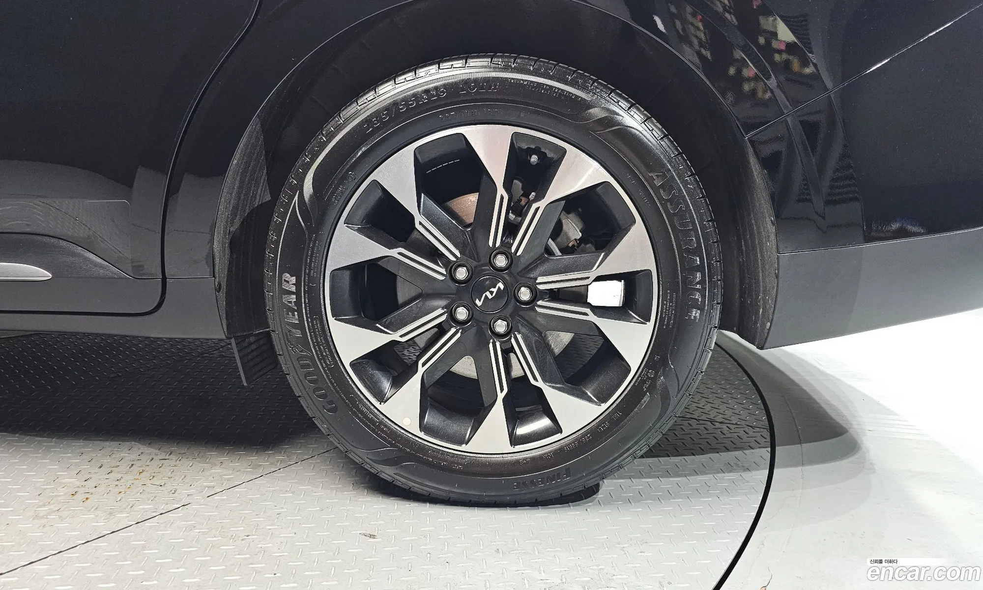 Kia Carnival 2023 KNANC81BBPS282697 — 10