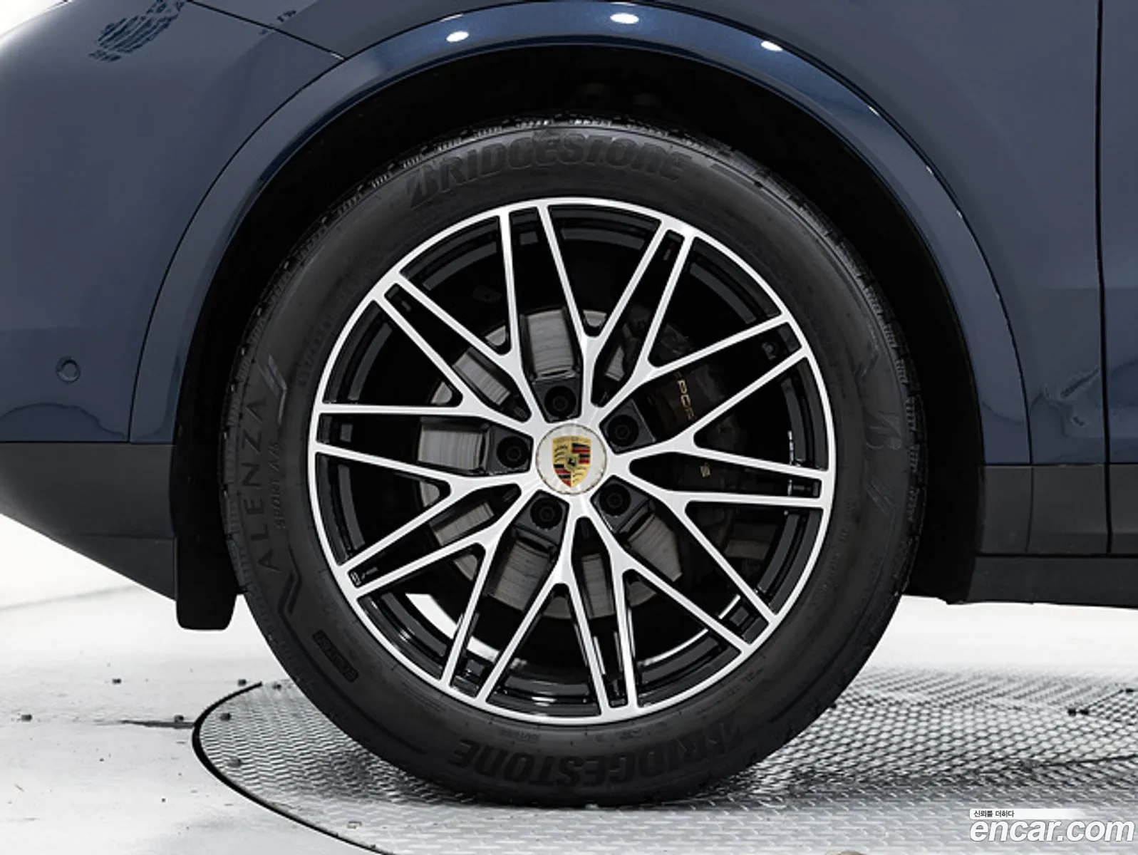 Porsche Cayenne 2023 — 19