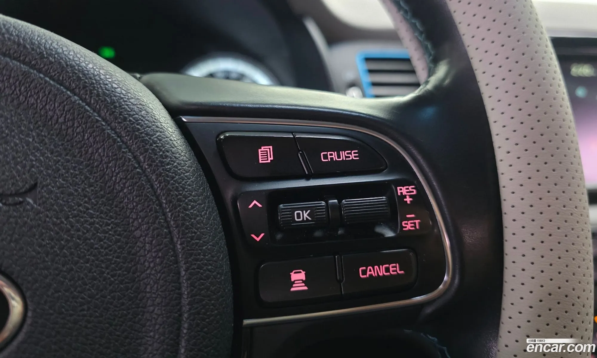 Kia Niro 2017 KNACC81CGHA018516 — 10