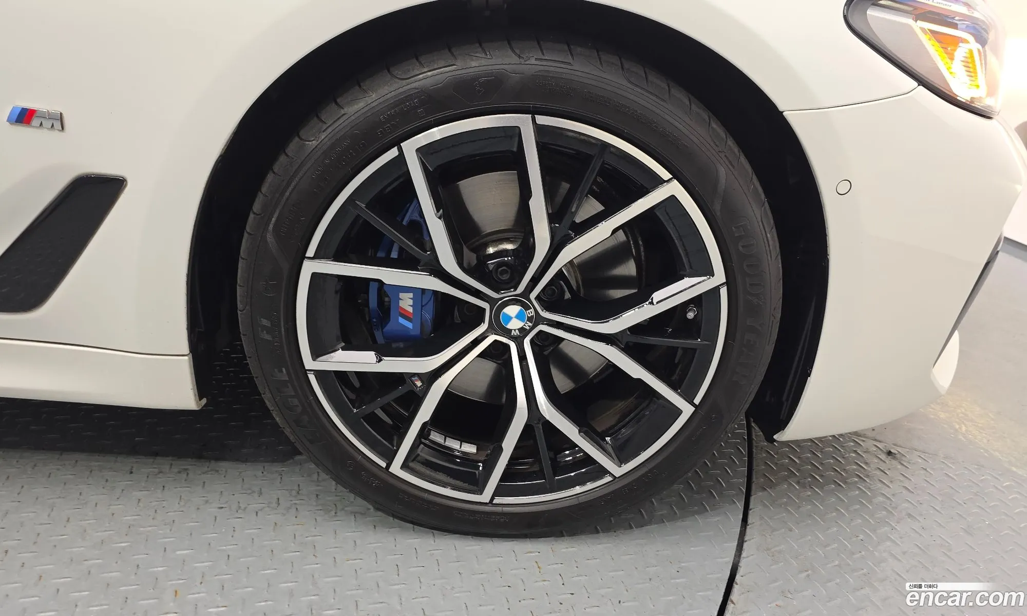 BMW 5 Series 2023 — 26