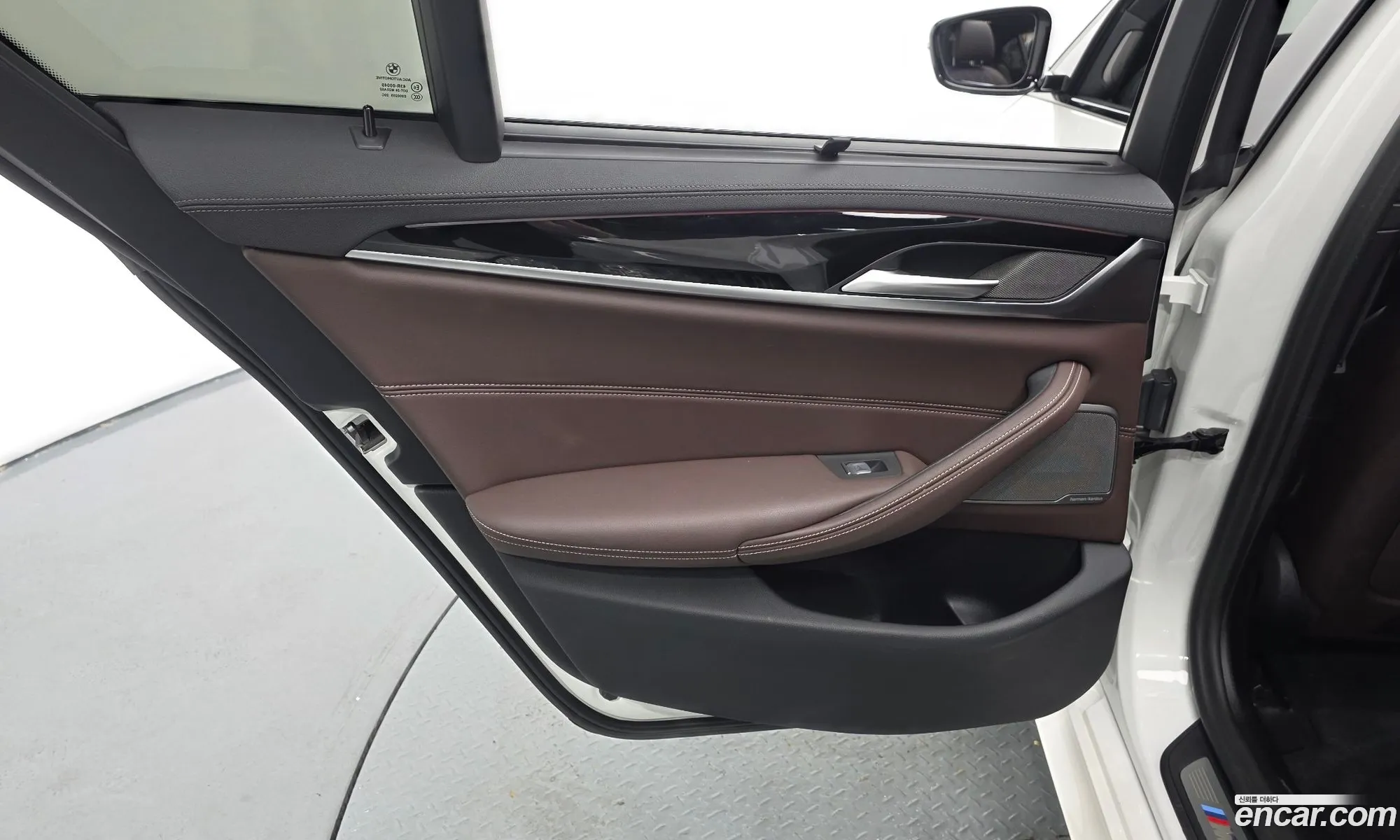 BMW 5 Series 2023 — 32