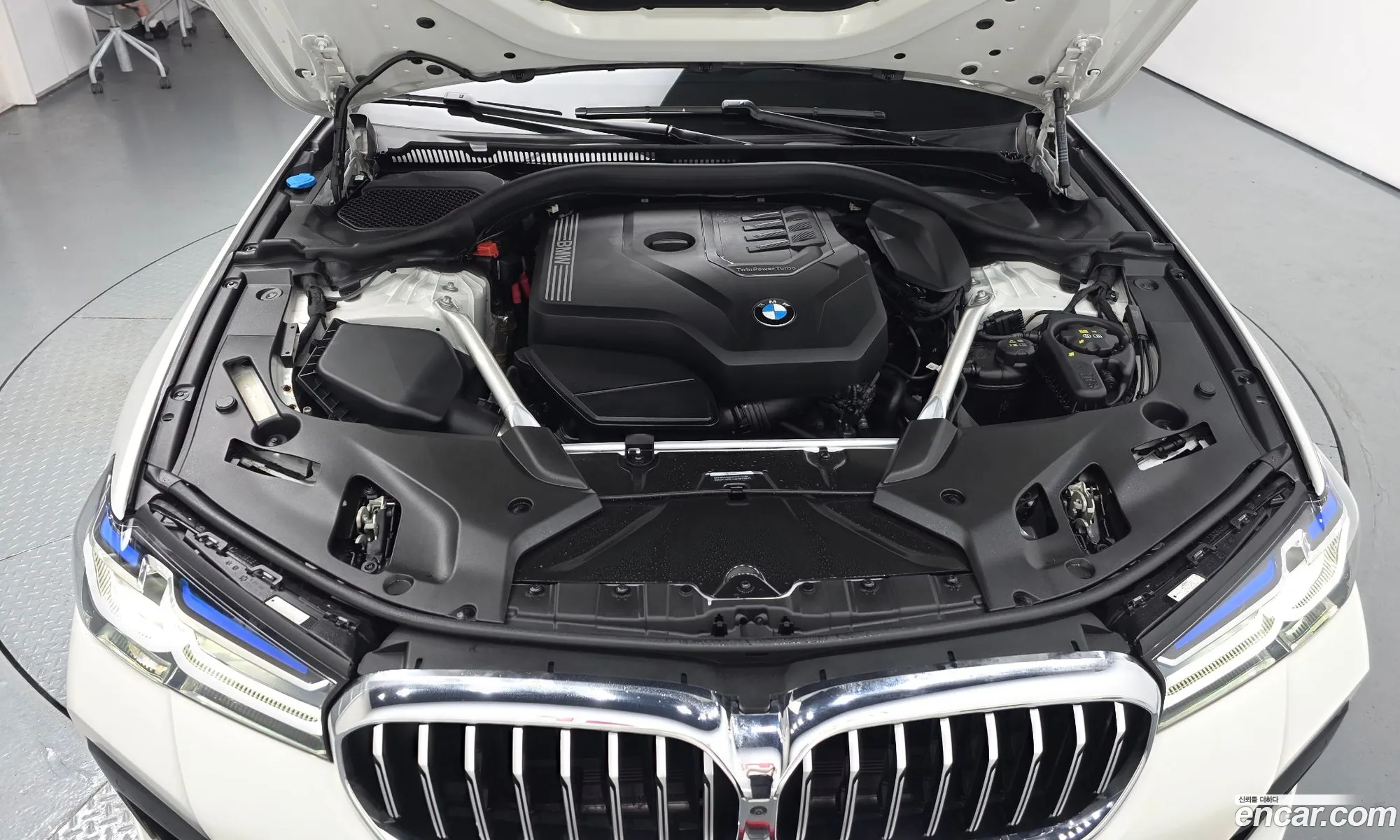 BMW 5 Series 2023 — 21