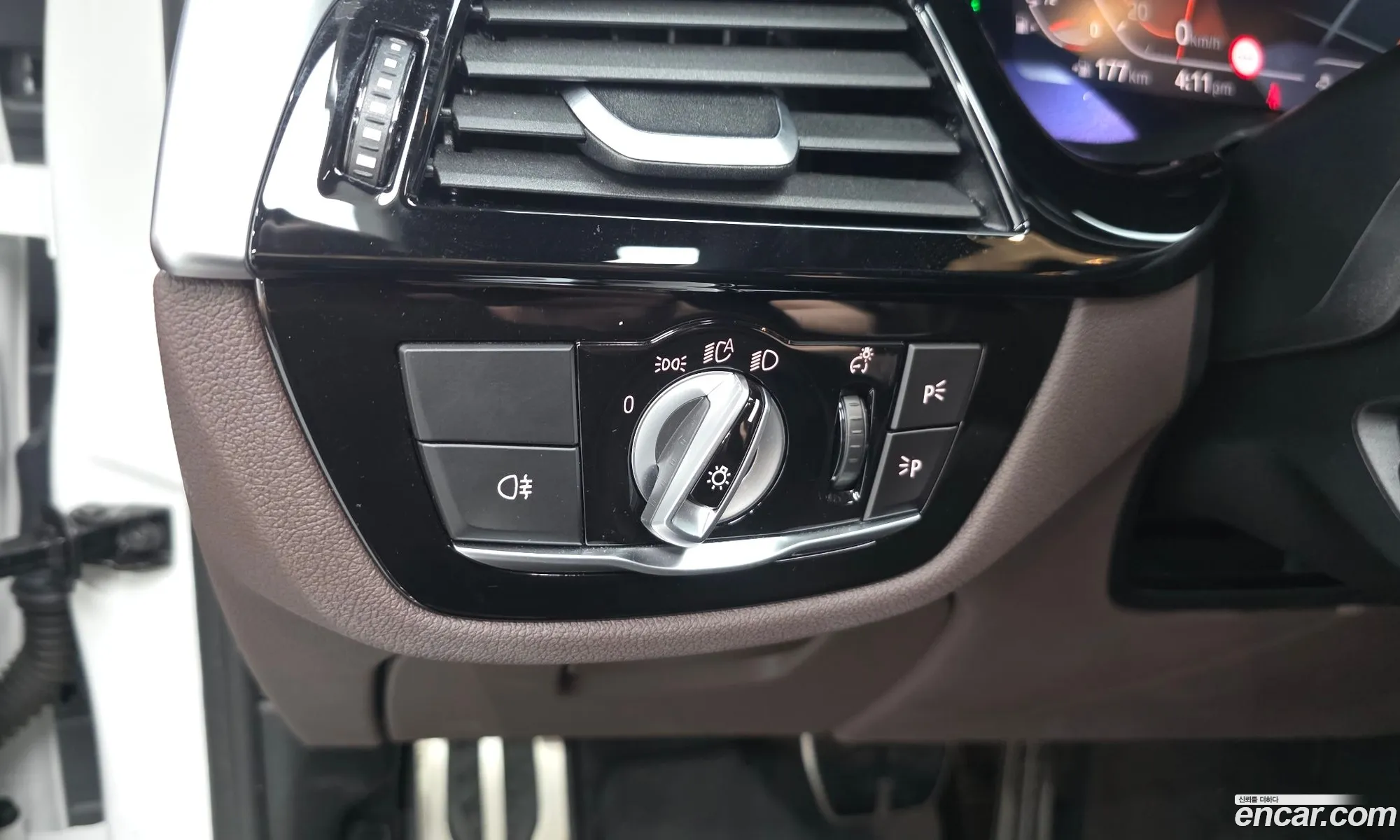 BMW 5 Series 2023 — 27
